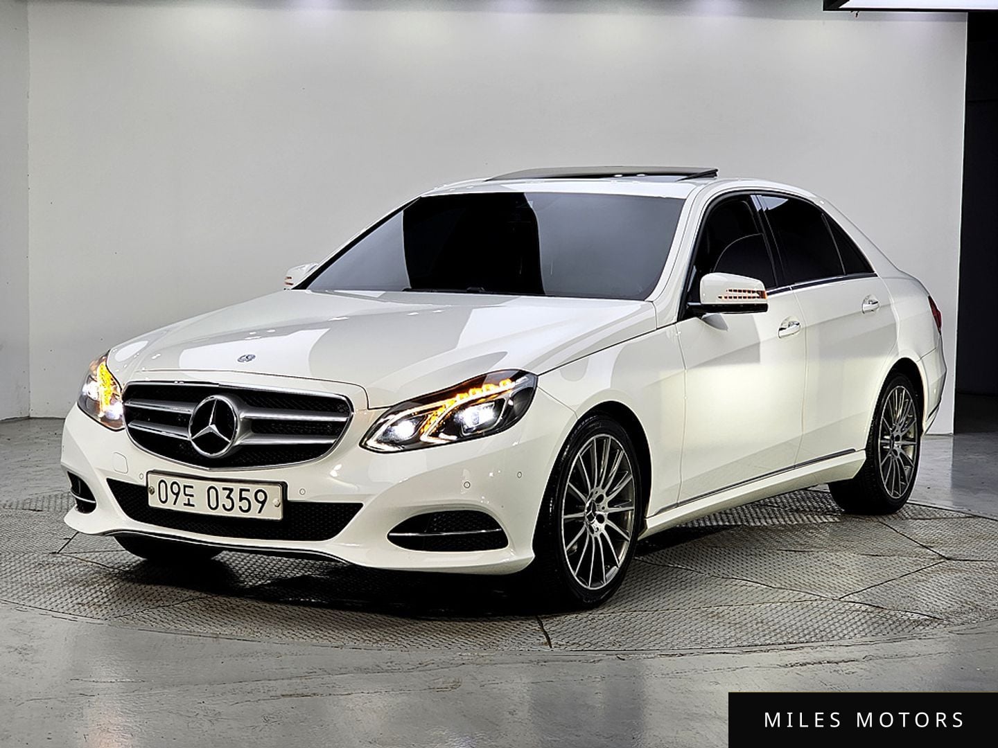 Mercedes-Benz E-Class W212 2016 — фото 1 из 12