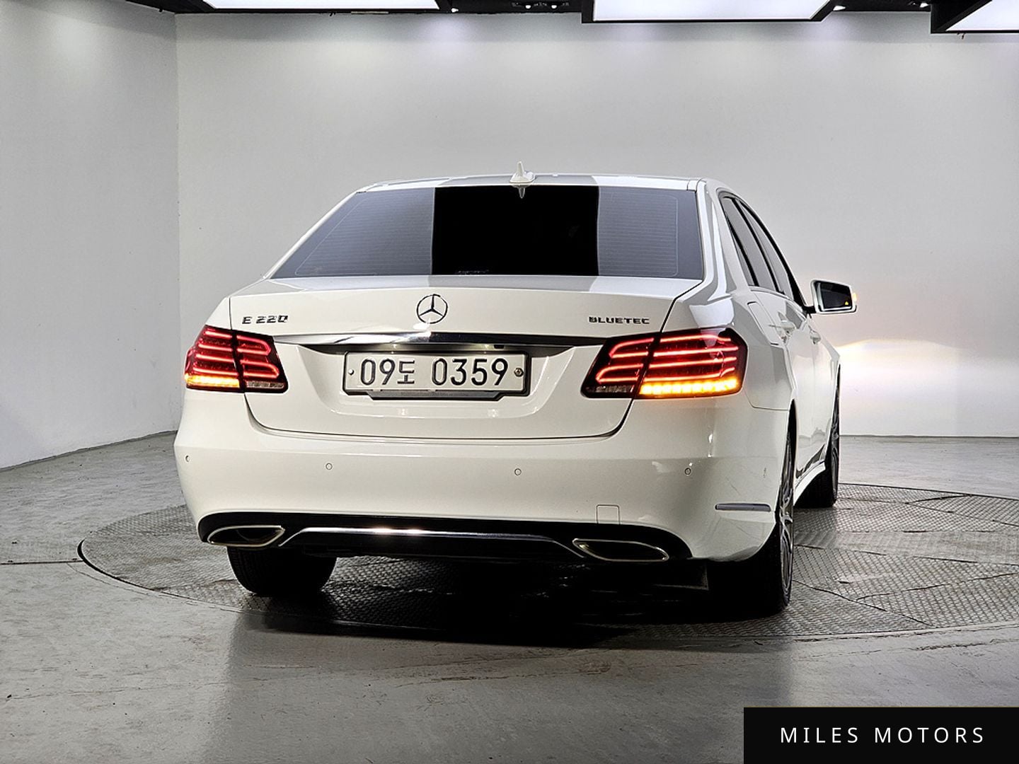 Mercedes-Benz E-Class W212 2016 — миниатюра 3