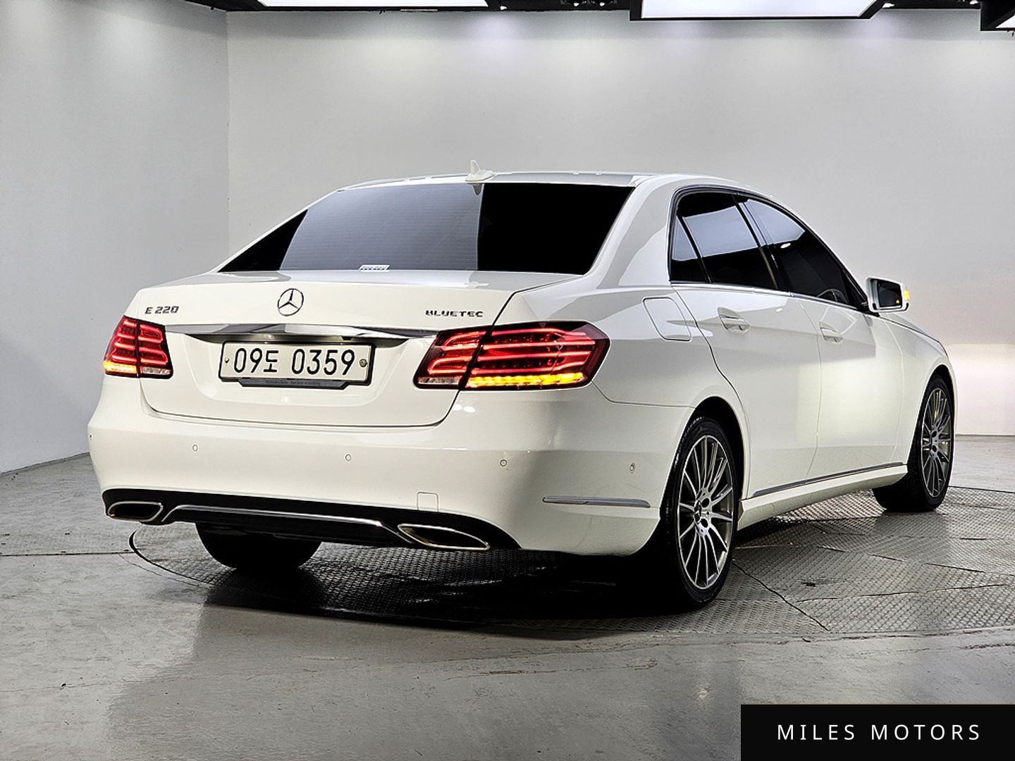 Mercedes-Benz E-Class W212 2016 — миниатюра 4