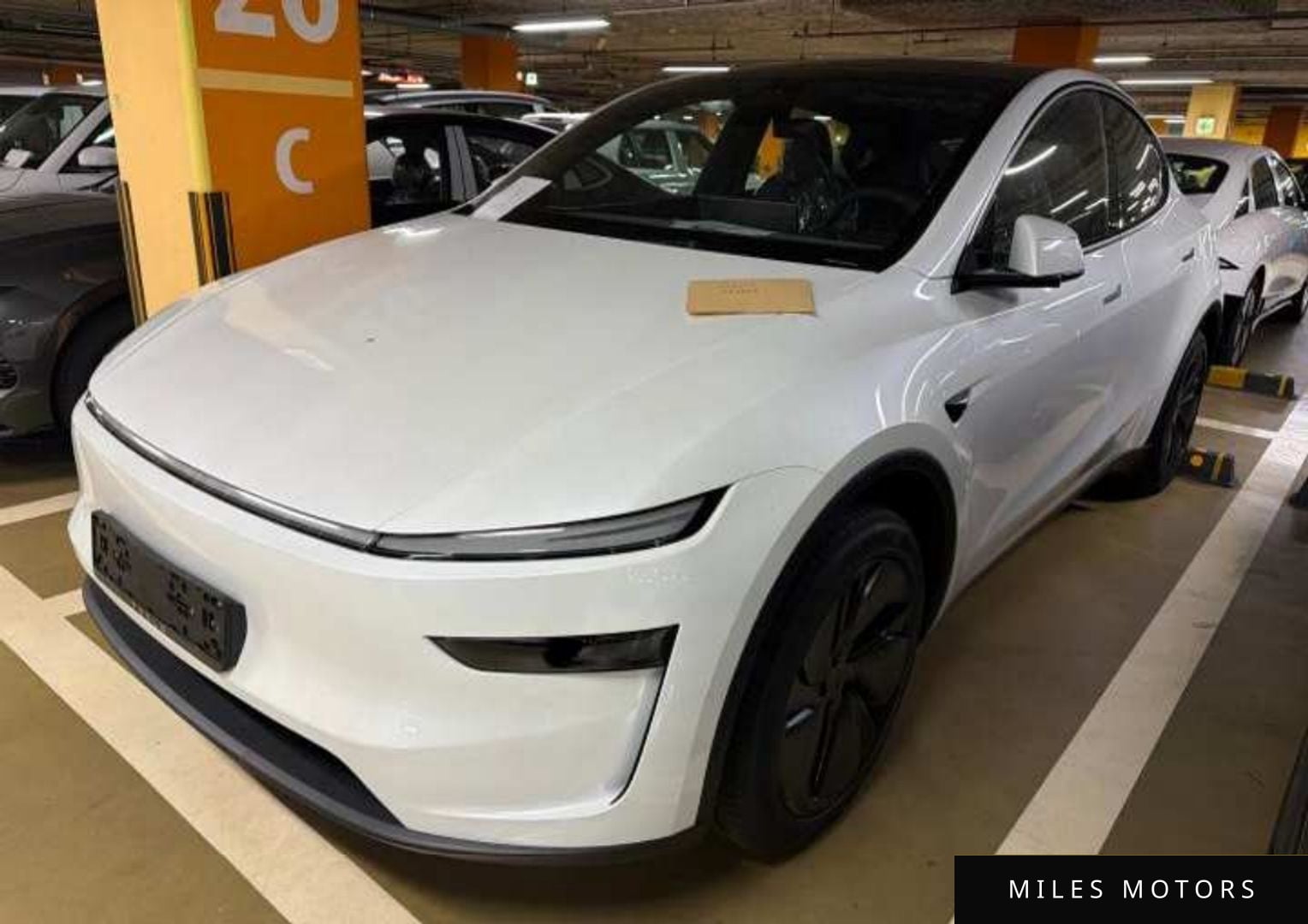 Tesla Model Y 2026 — миниатюра 2