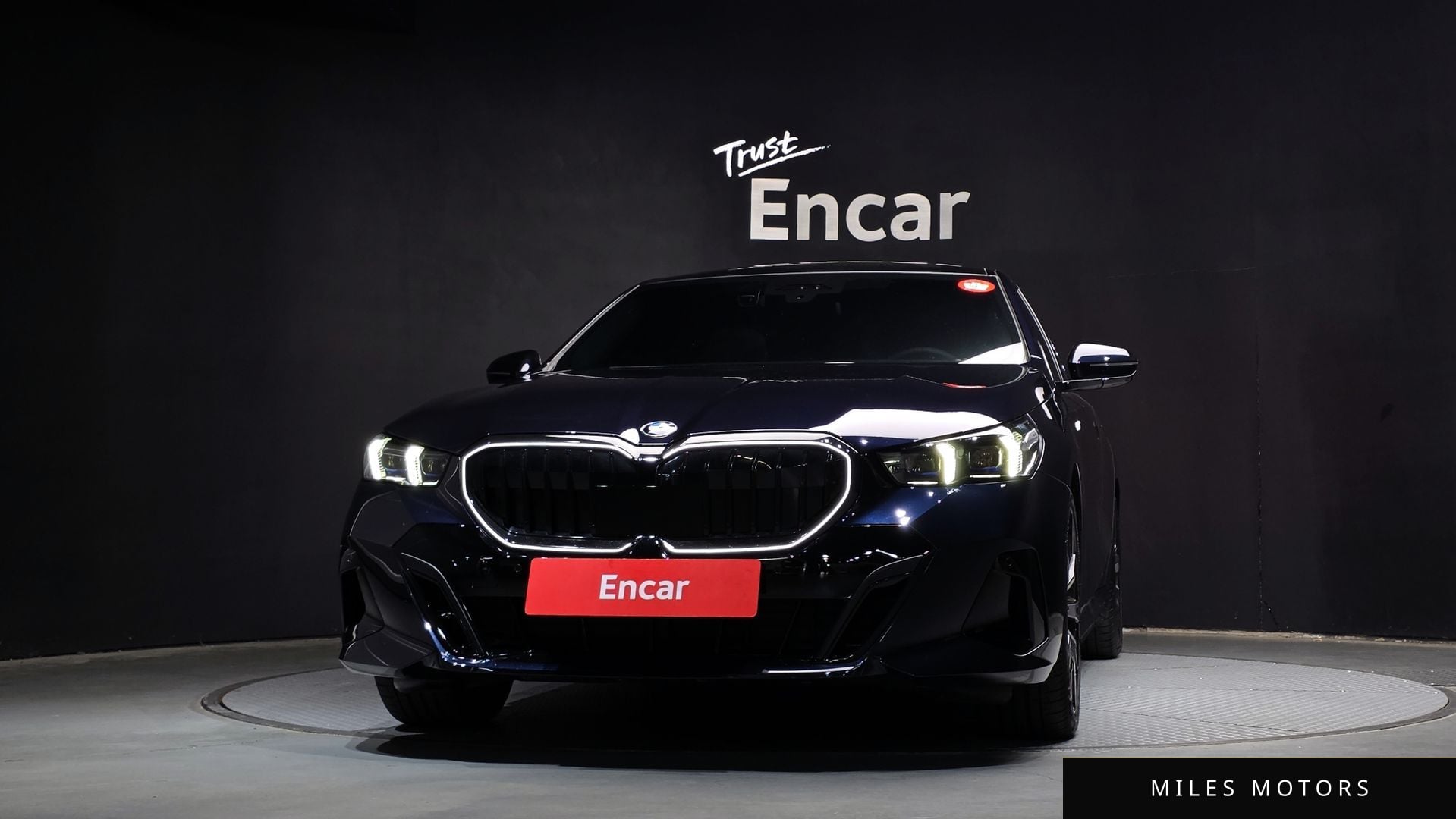 BMW 5 Series (G60) 2025 — миниатюра 3