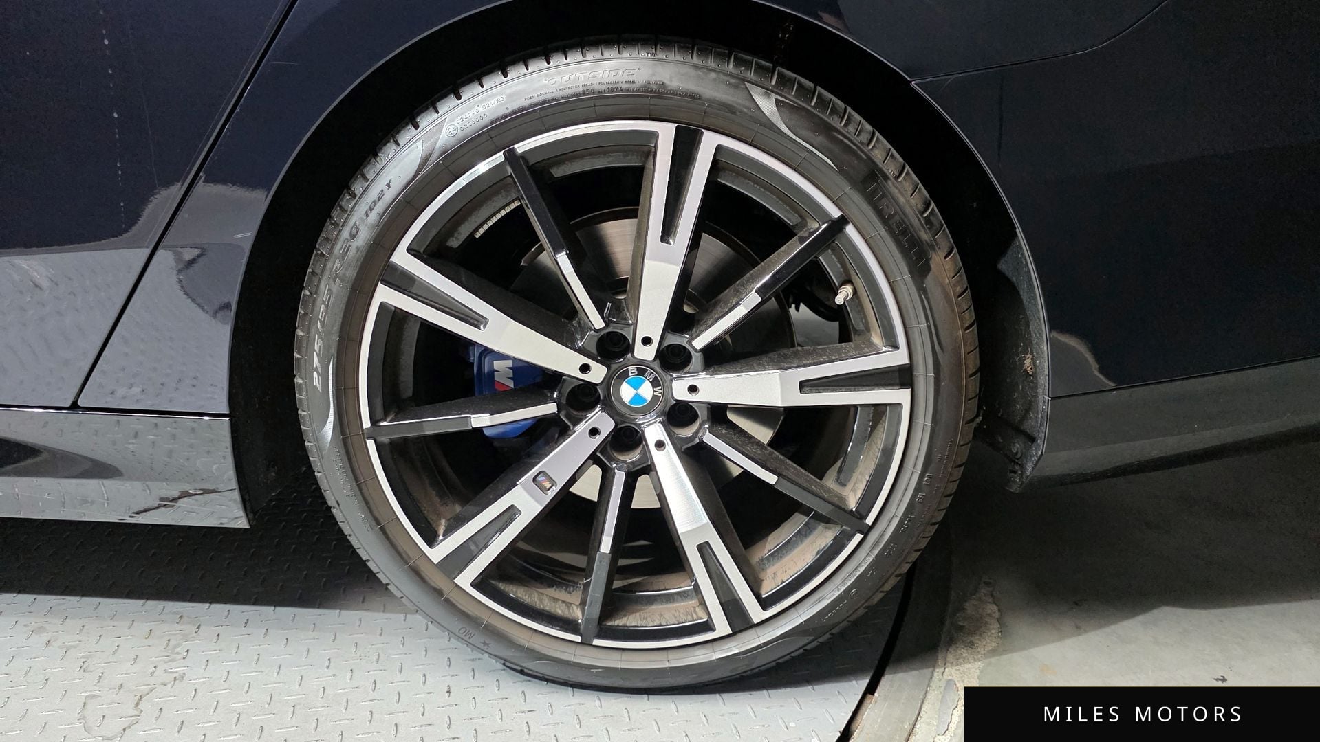BMW 5 Series (G60) 2025 — миниатюра 7