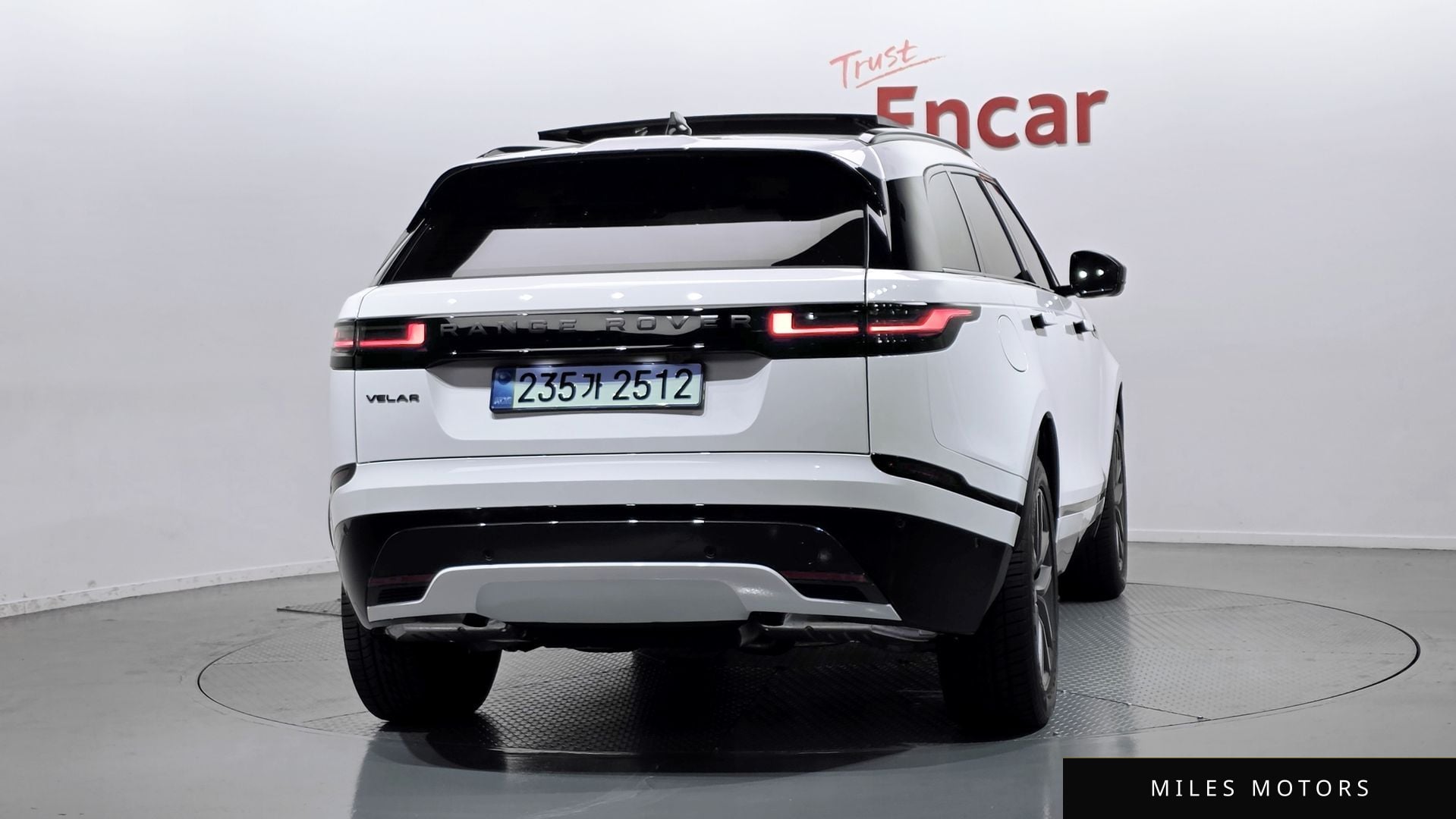 Land Rover Range Rover Velar 2026 — миниатюра 4