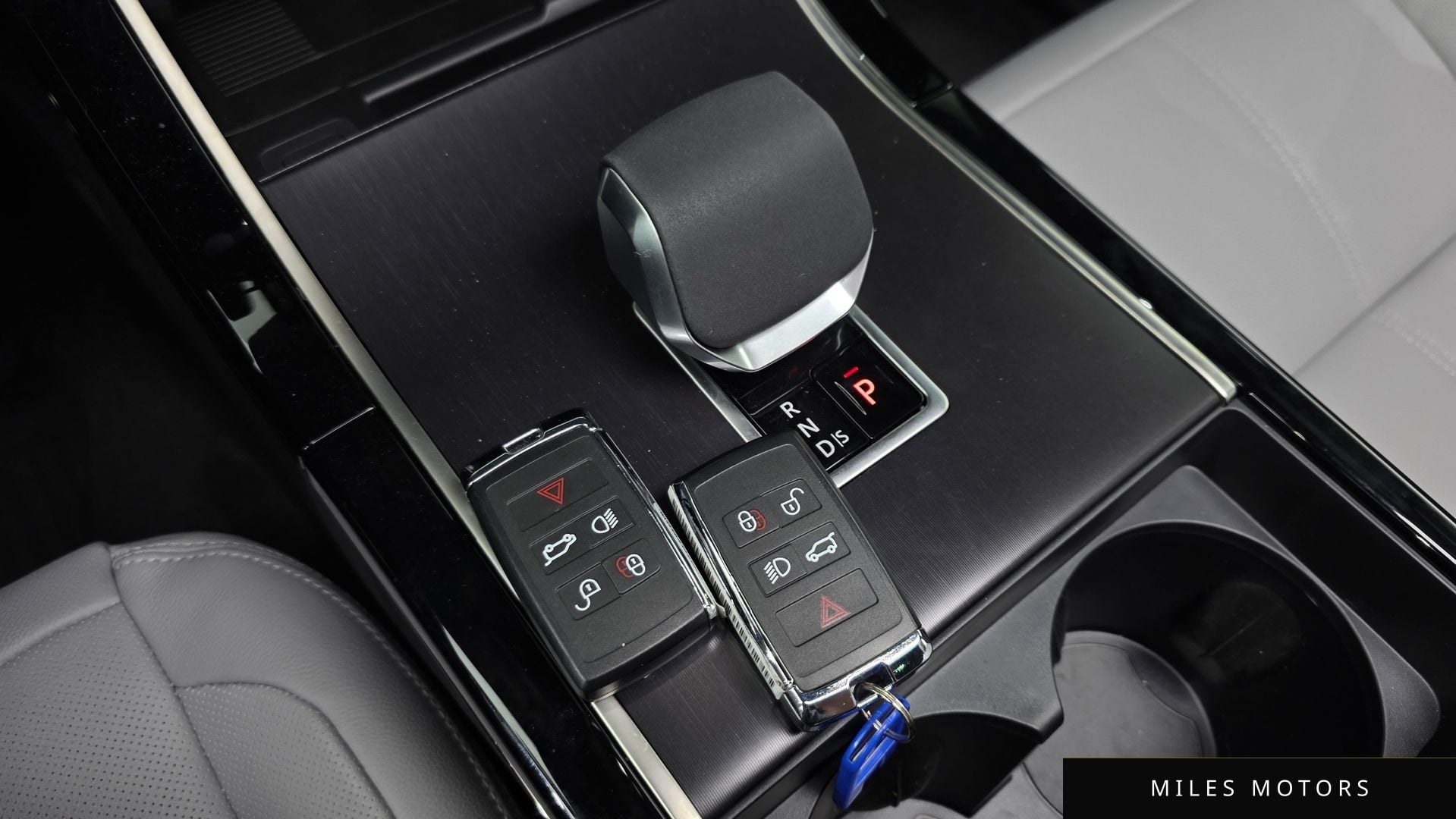 Land Rover Range Rover Velar 2026 — миниатюра 9