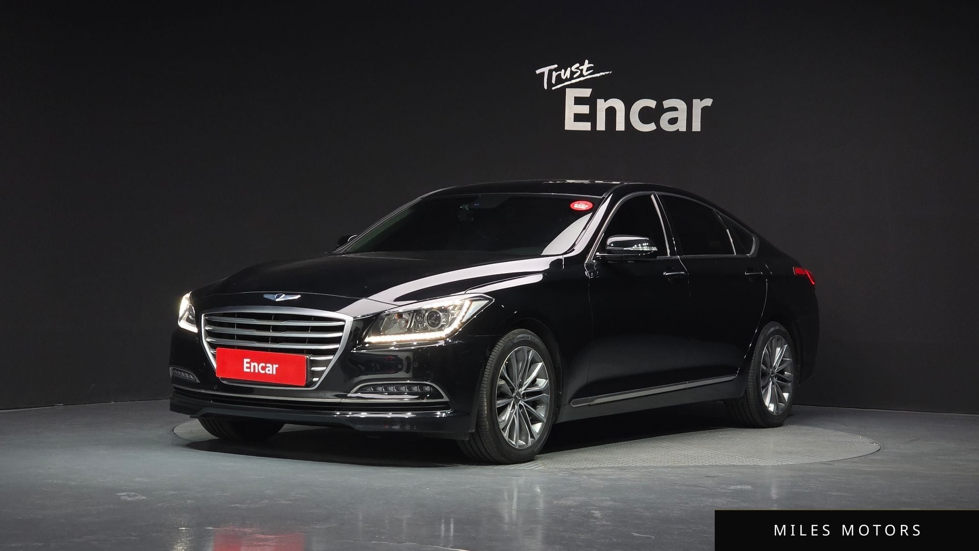 Hyundai Genesis 2014 — фото 1 из 12