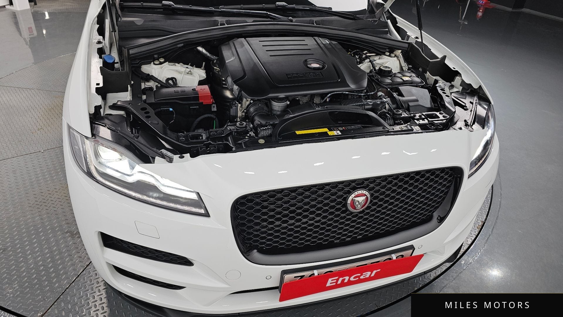 Jaguar F-PACE 2019 — миниатюра 5