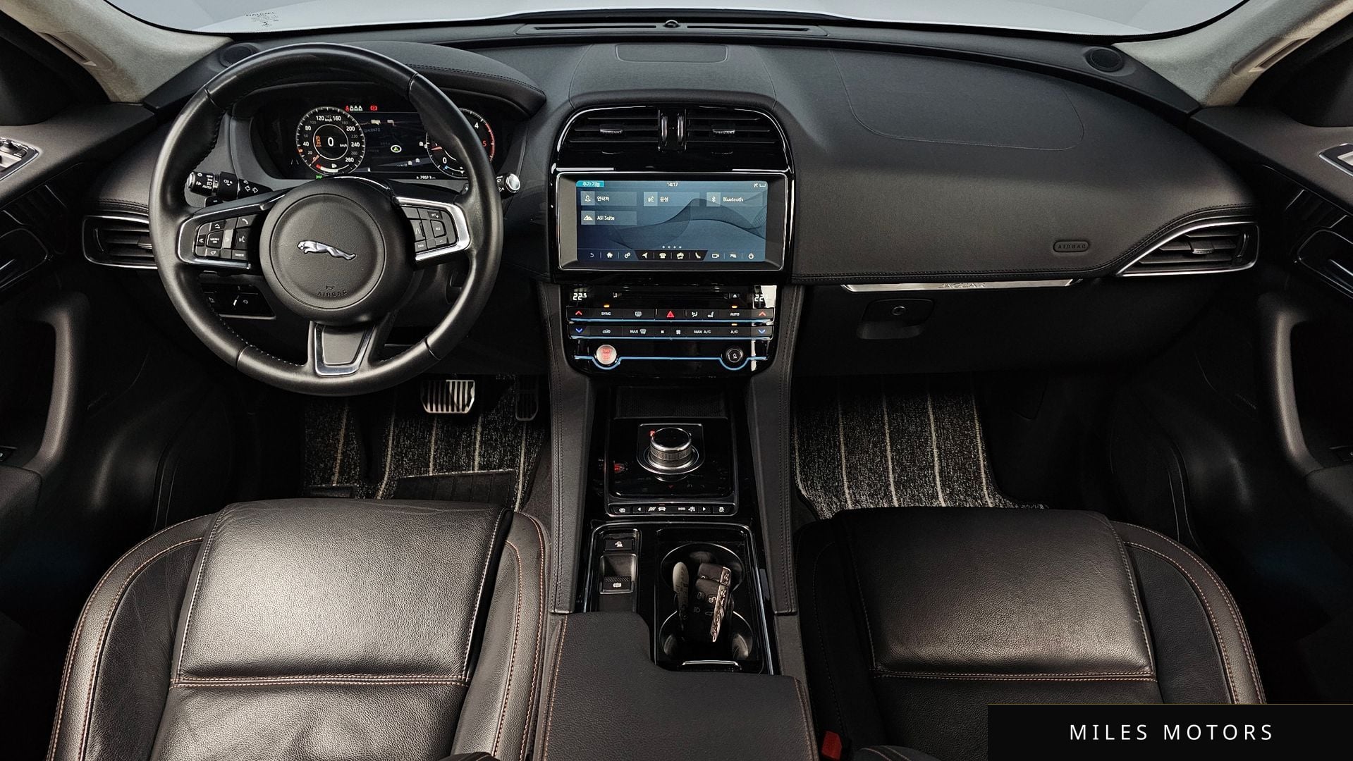 Jaguar F-PACE 2019 — миниатюра 9