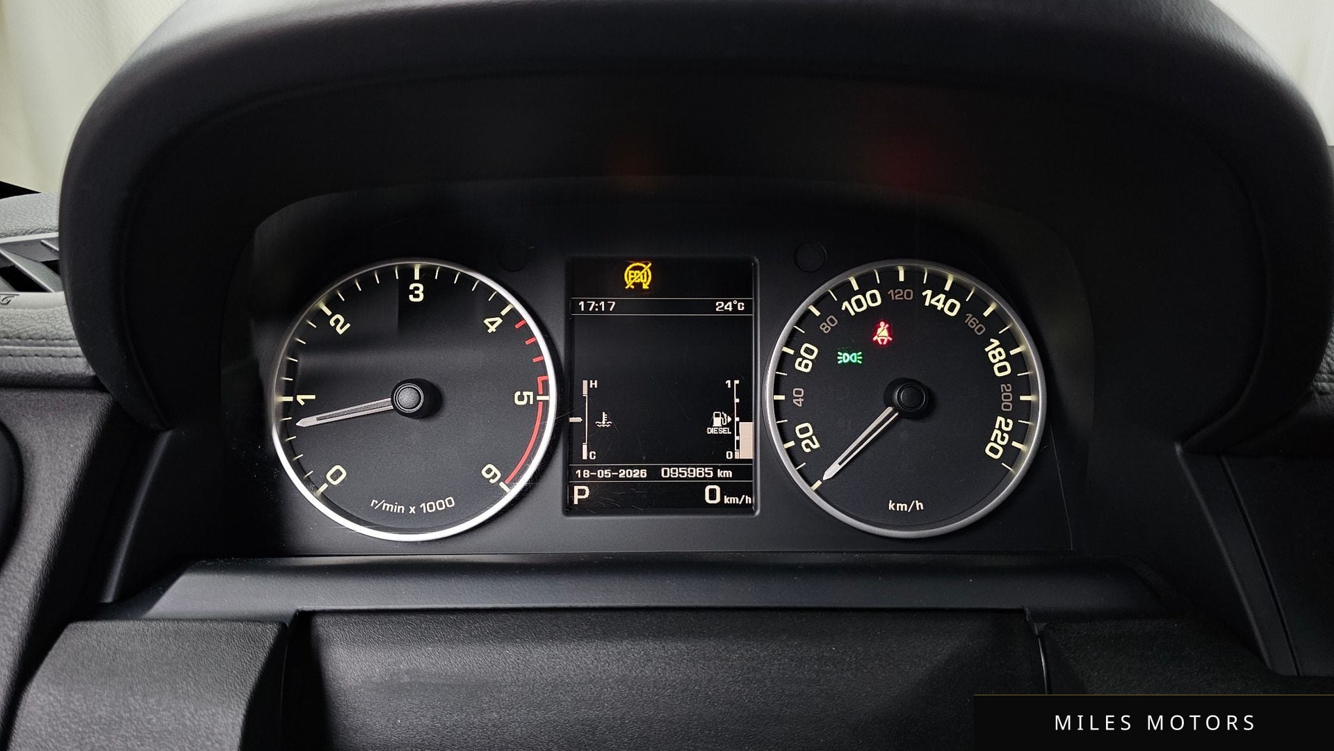 Land Rover Discovery 2016 — миниатюра 8