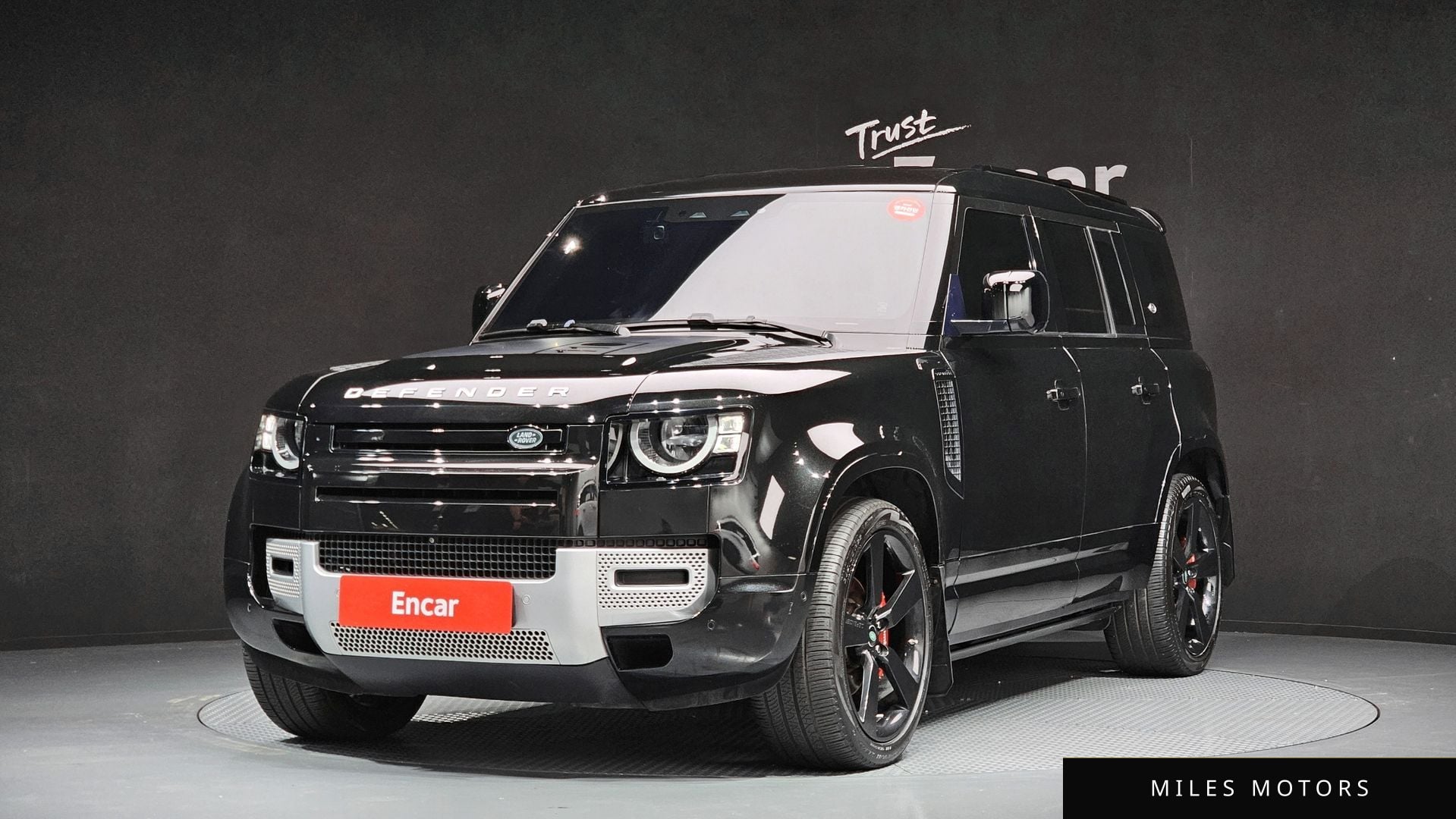 Land Rover Defender 2020 — фото 1 из 12