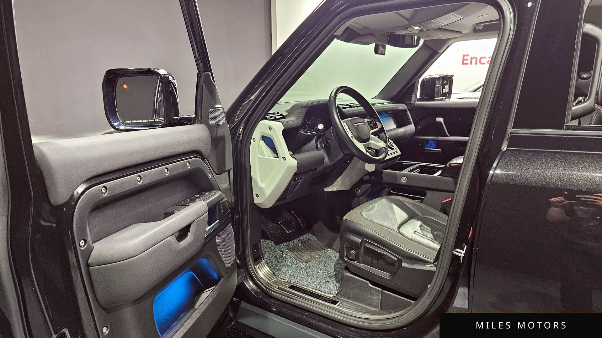 Land Rover Defender 2020 — миниатюра 10