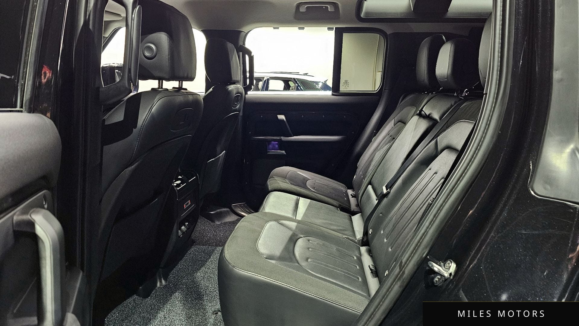 Land Rover Defender 2020 — миниатюра 11