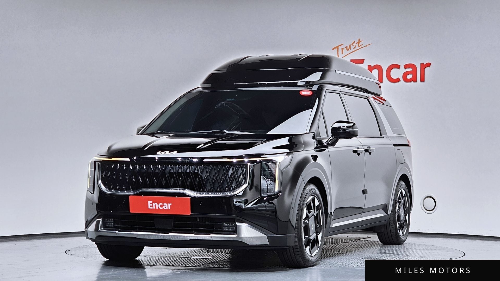 Kia Canival 2024 — фото 1 из 12