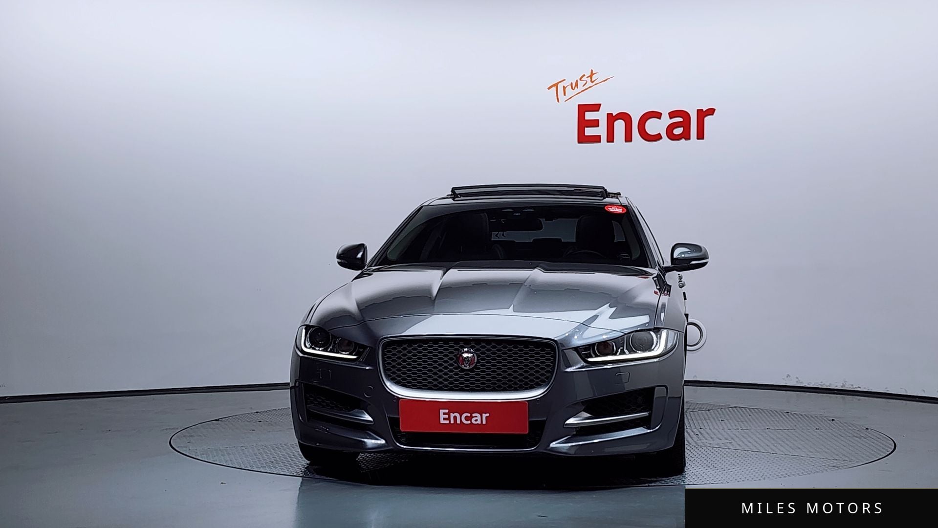 Jaguar XE 2018 — миниатюра 3