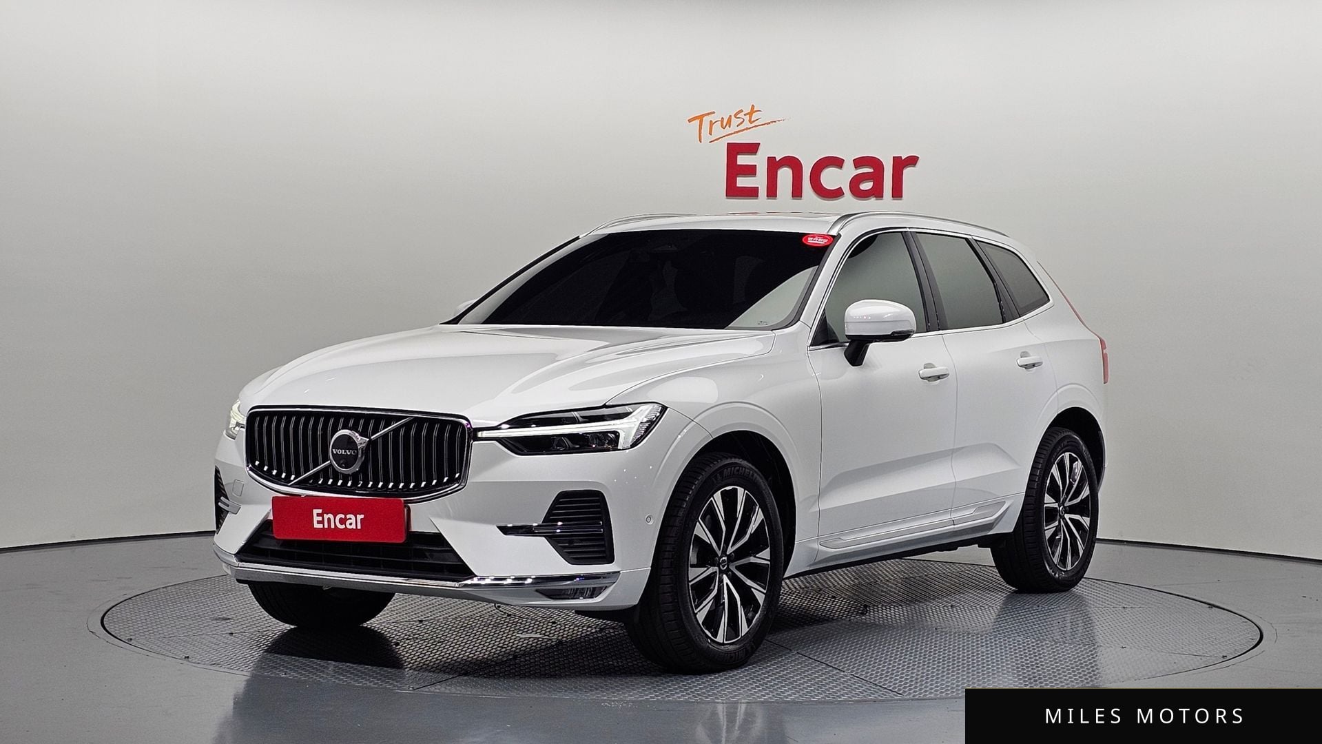 Volvo XC60 2024 — фото 1 из 12