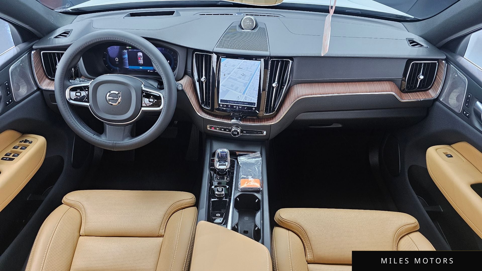 Volvo XC60 2024 — миниатюра 10