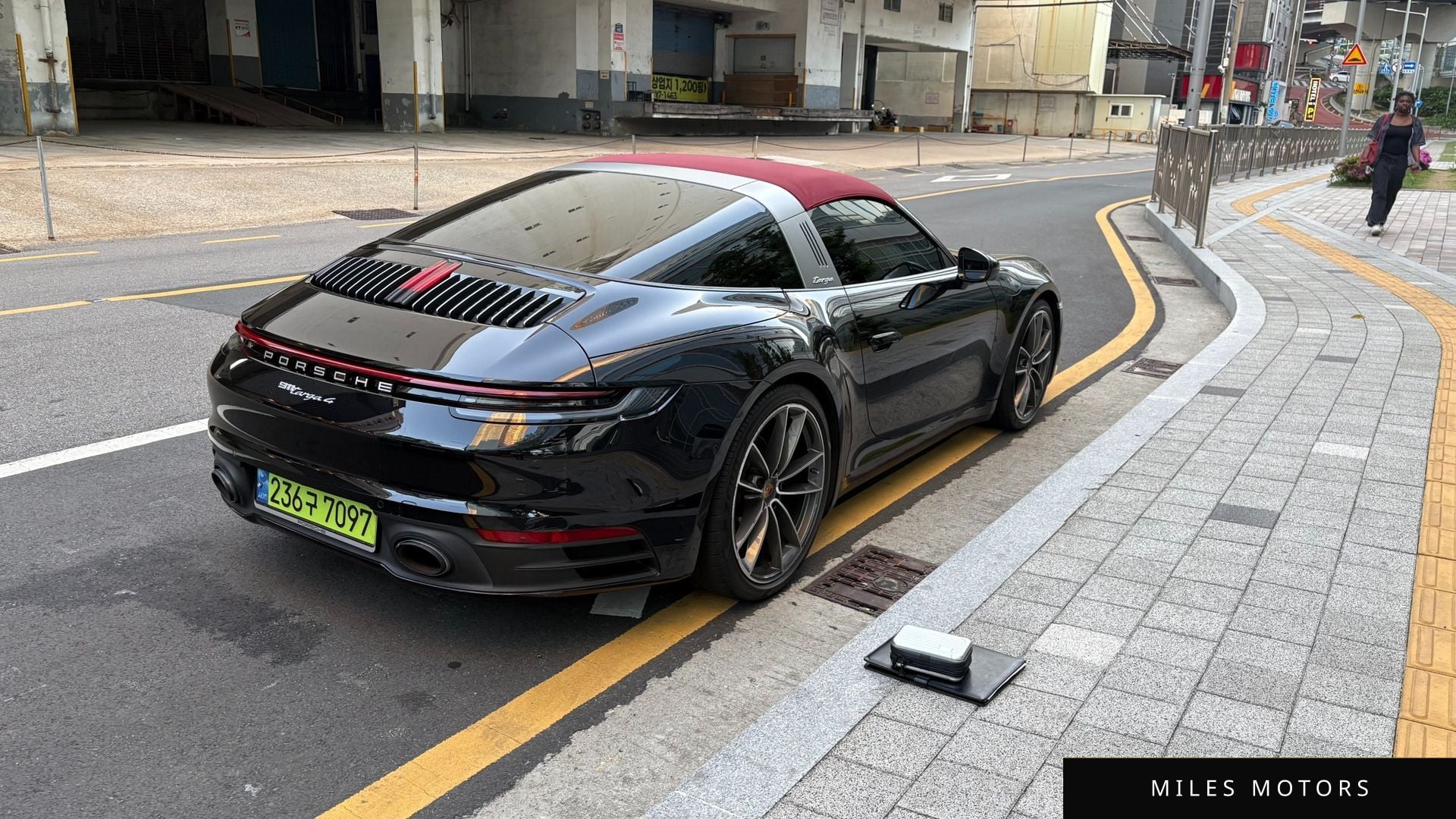 Porsche 911 (992) 2024 — миниатюра 3