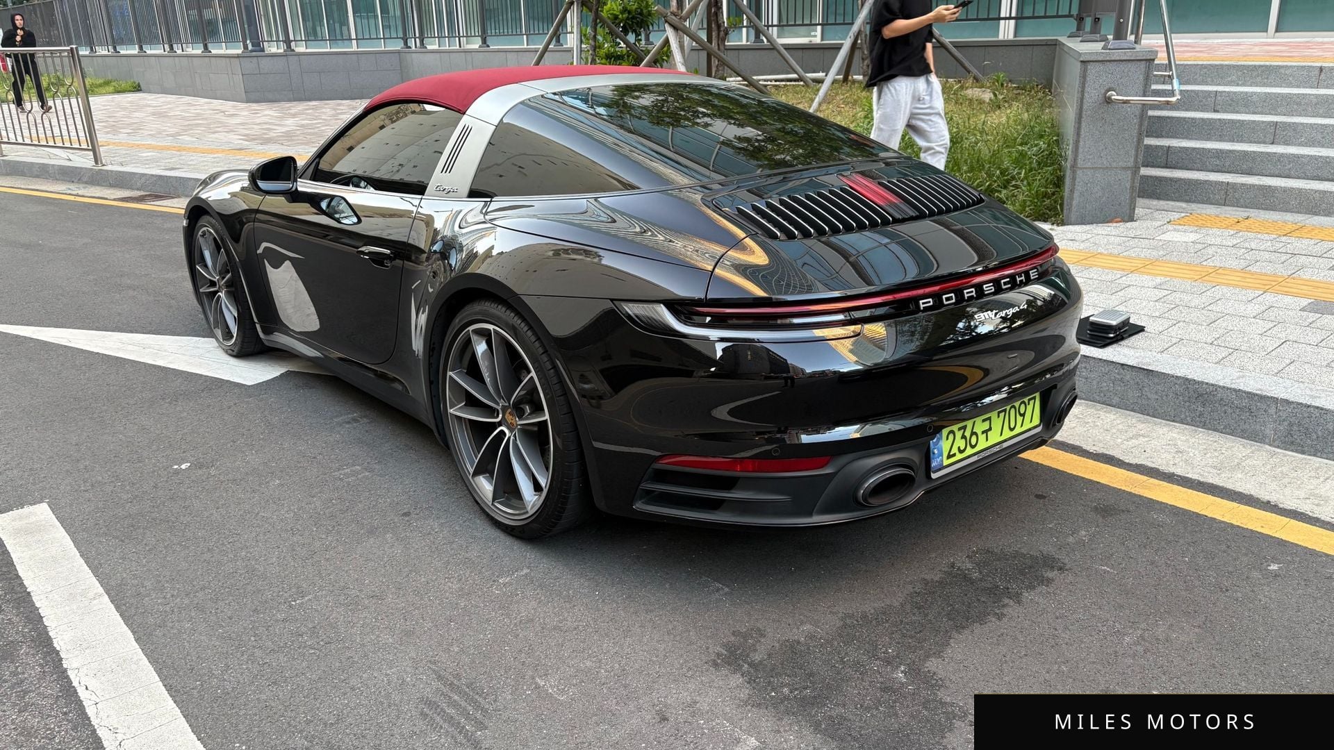 Porsche 911 (992) 2024 — миниатюра 4