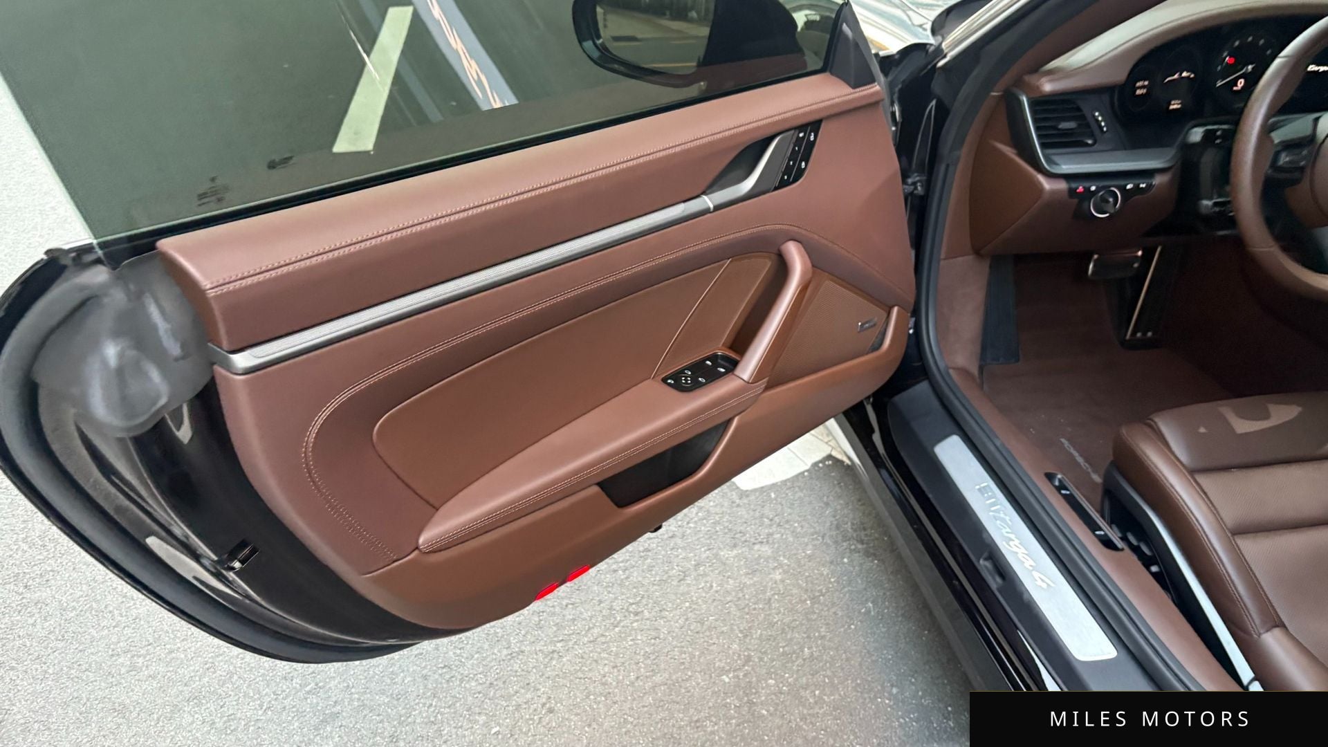 Porsche 911 (992) 2024 — миниатюра 11
