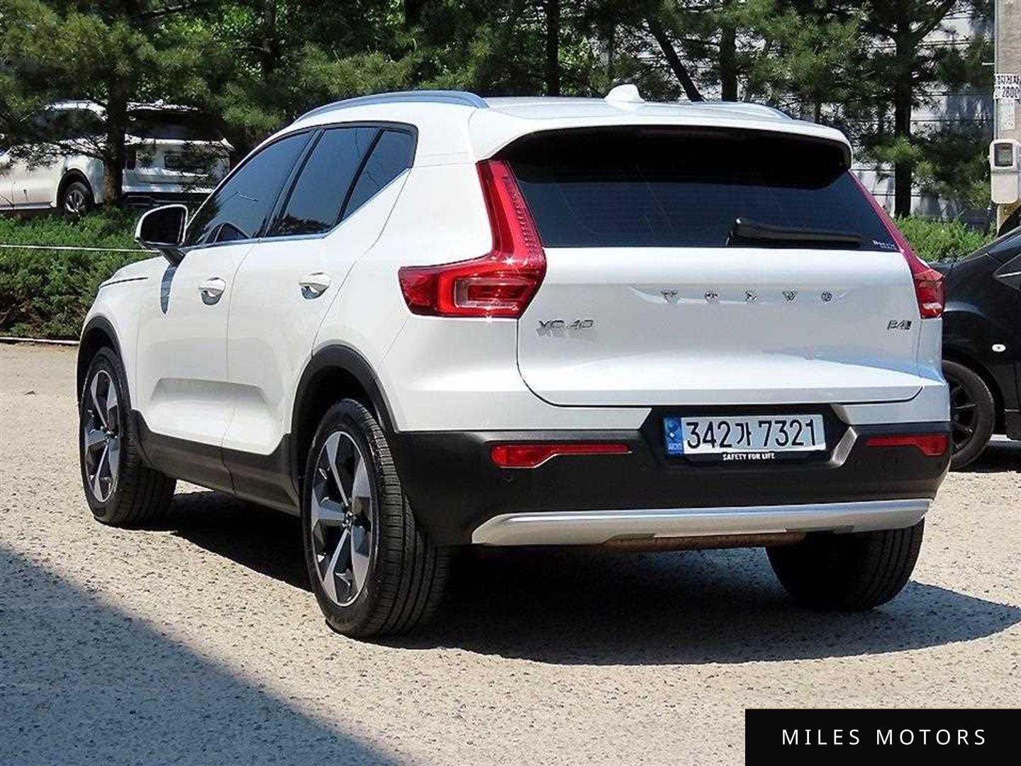 Volvo XC40 2023 — миниатюра 3