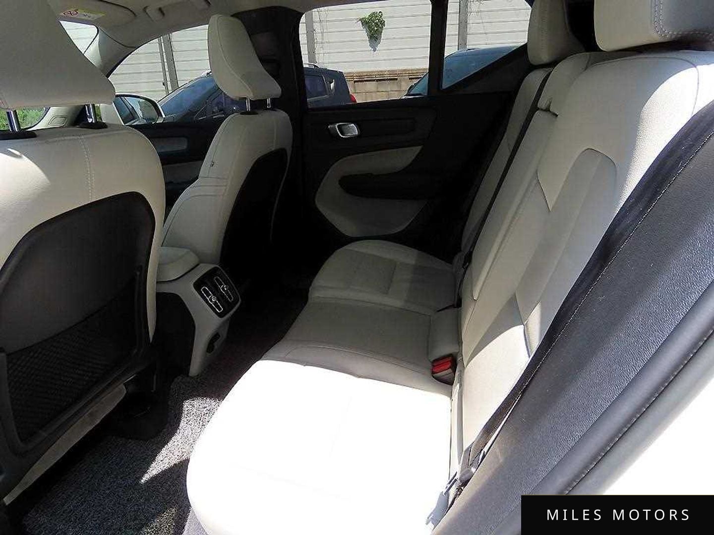 Volvo XC40 2023 — миниатюра 6