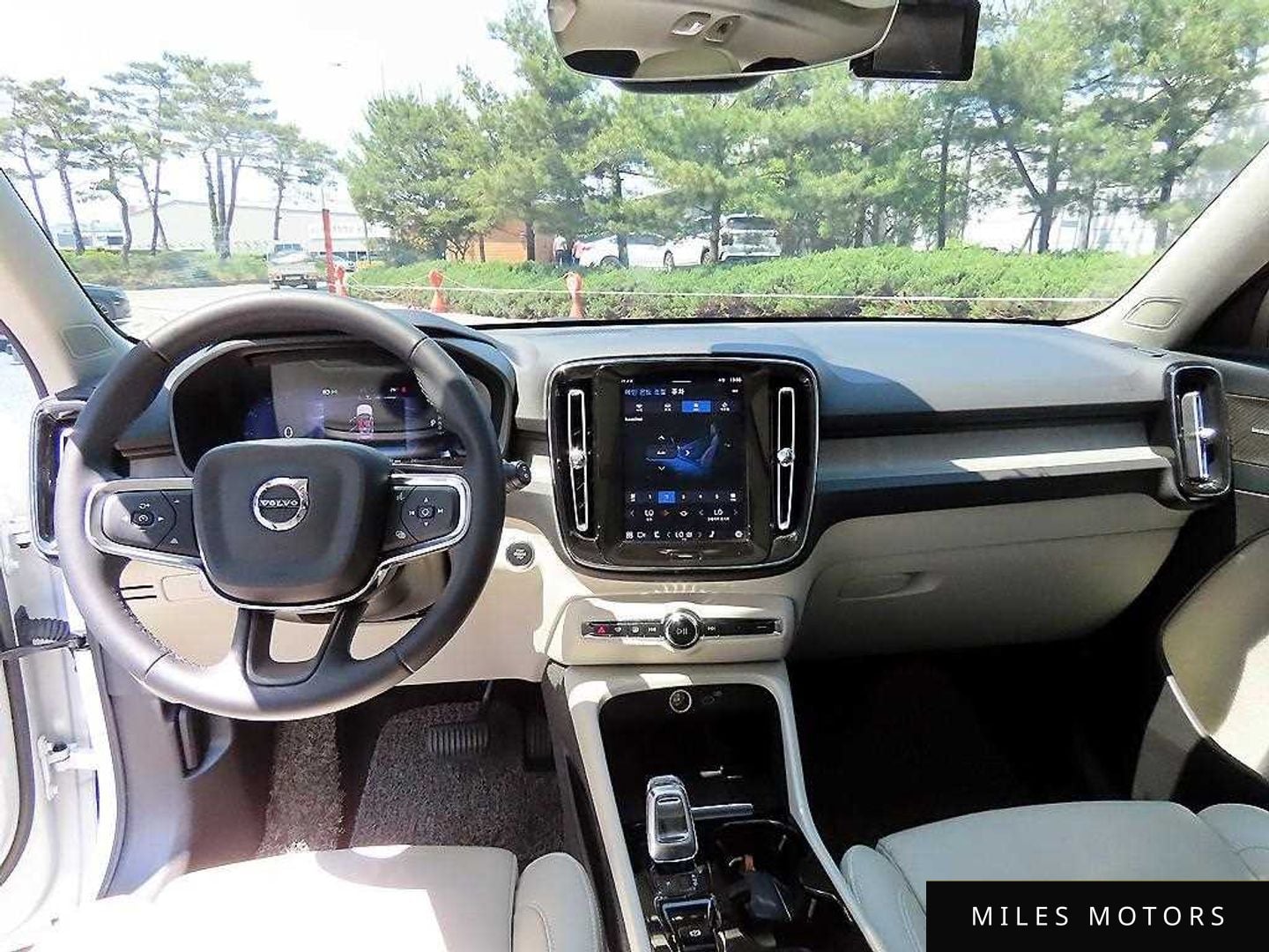 Volvo XC40 2023 — миниатюра 7