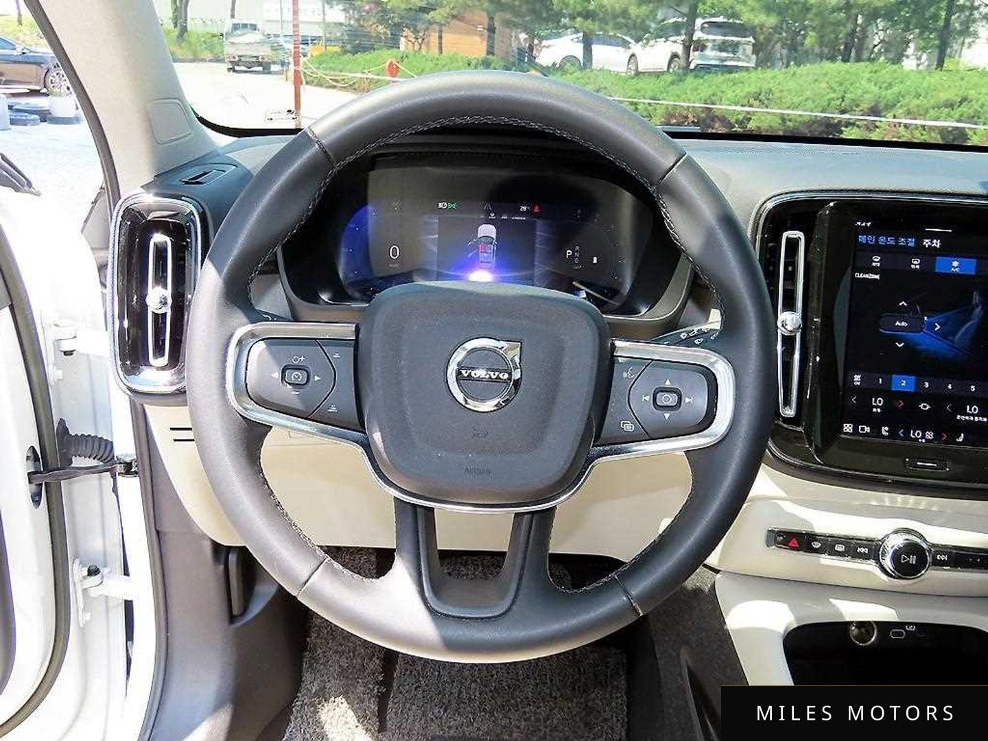 Volvo XC40 2023 — миниатюра 8