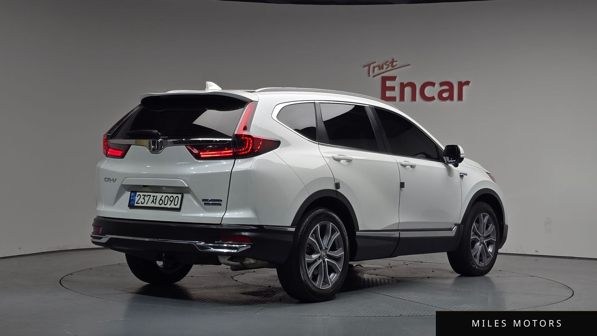 Honda CR-V 2021 — фото 1 из 12
