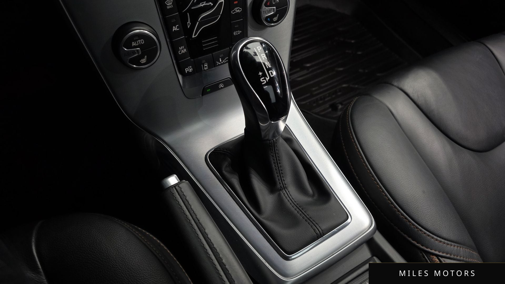 Volvo V40 2019 — миниатюра 12