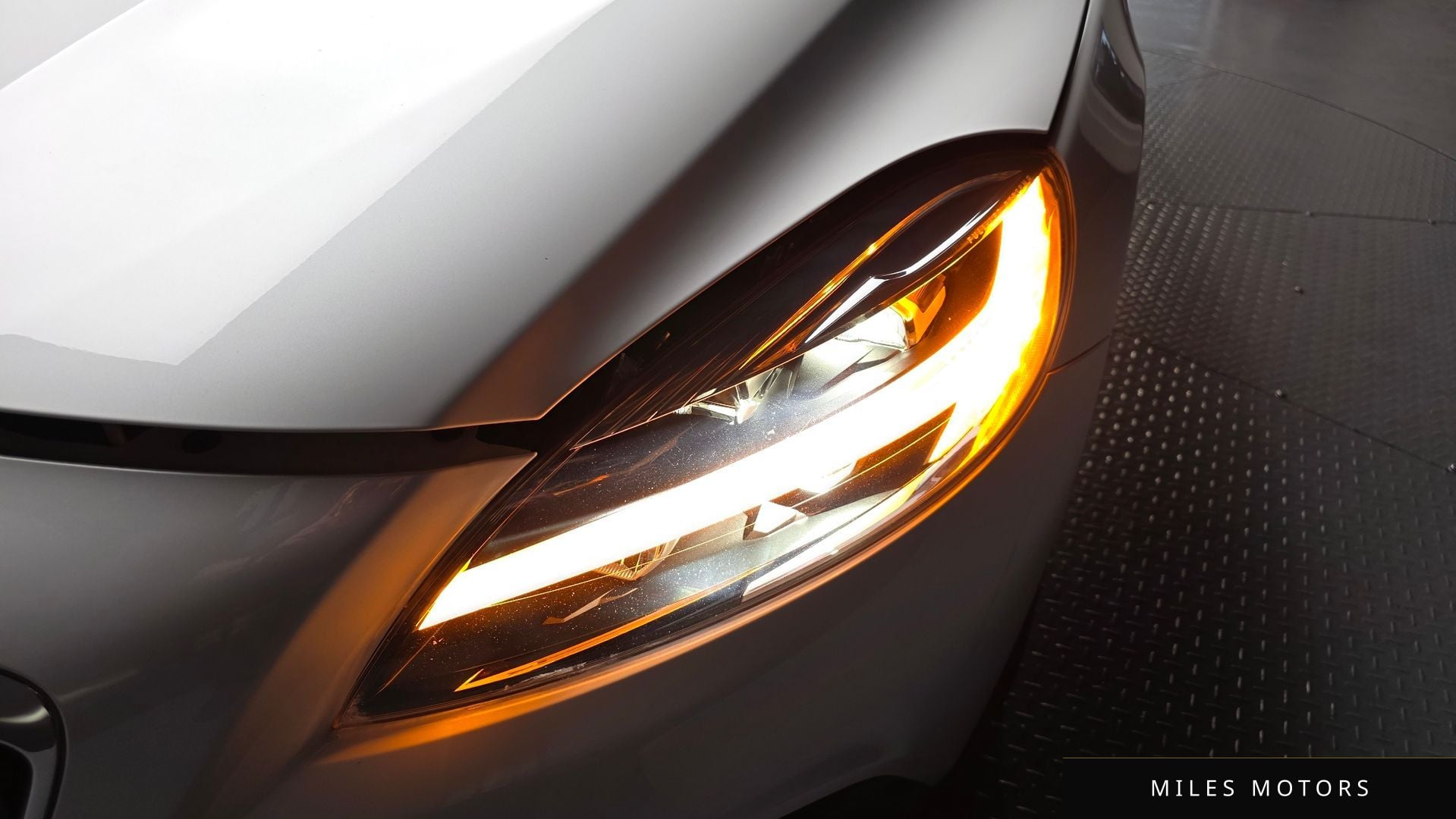Volvo V40 2019 — миниатюра 8
