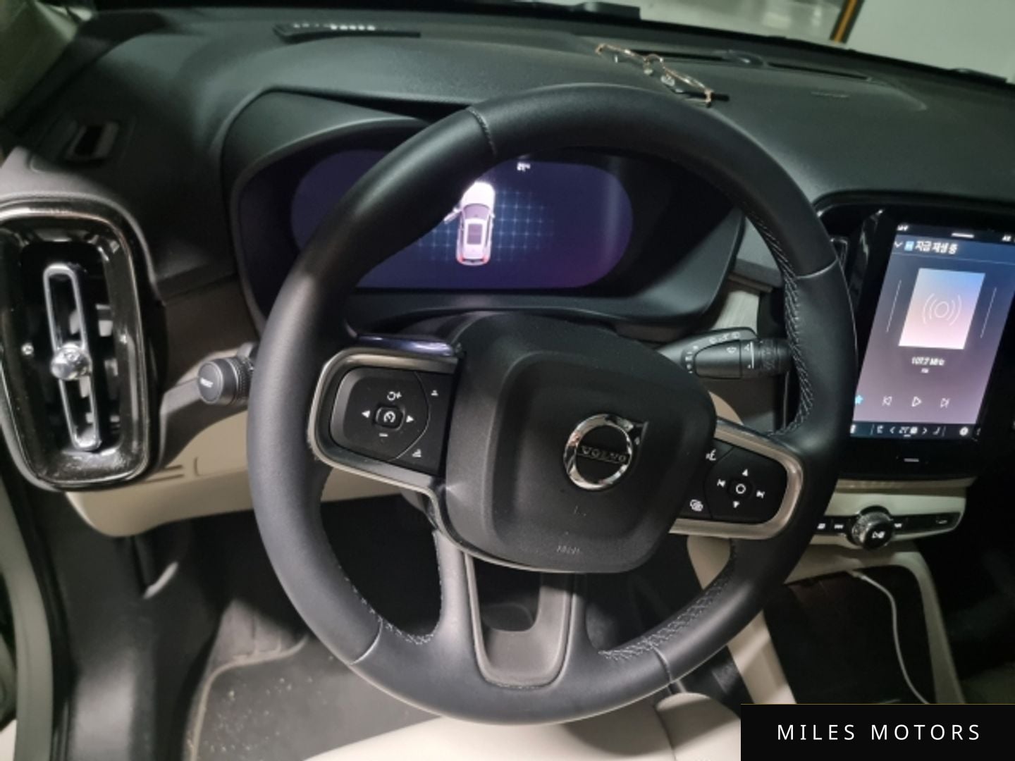 Volvo XC40 2025 — миниатюра 11