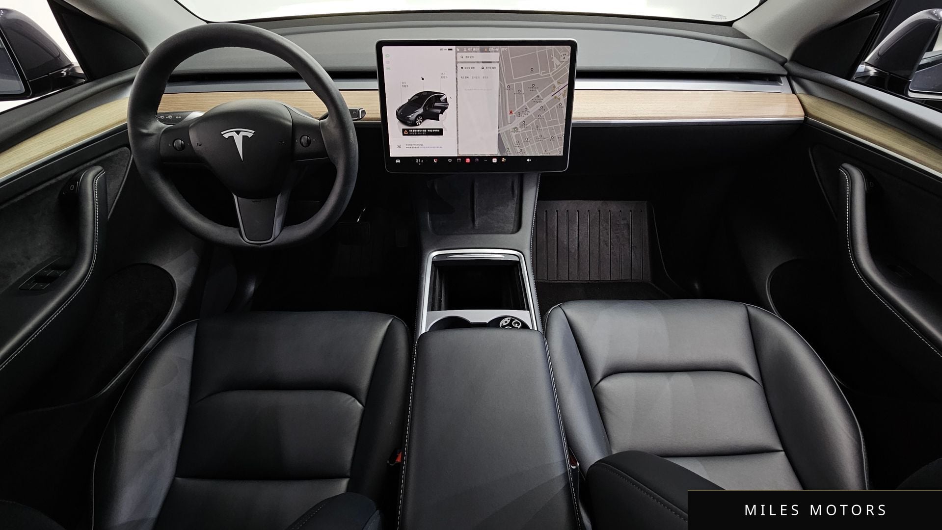 Tesla Model Y 2024 — миниатюра 10