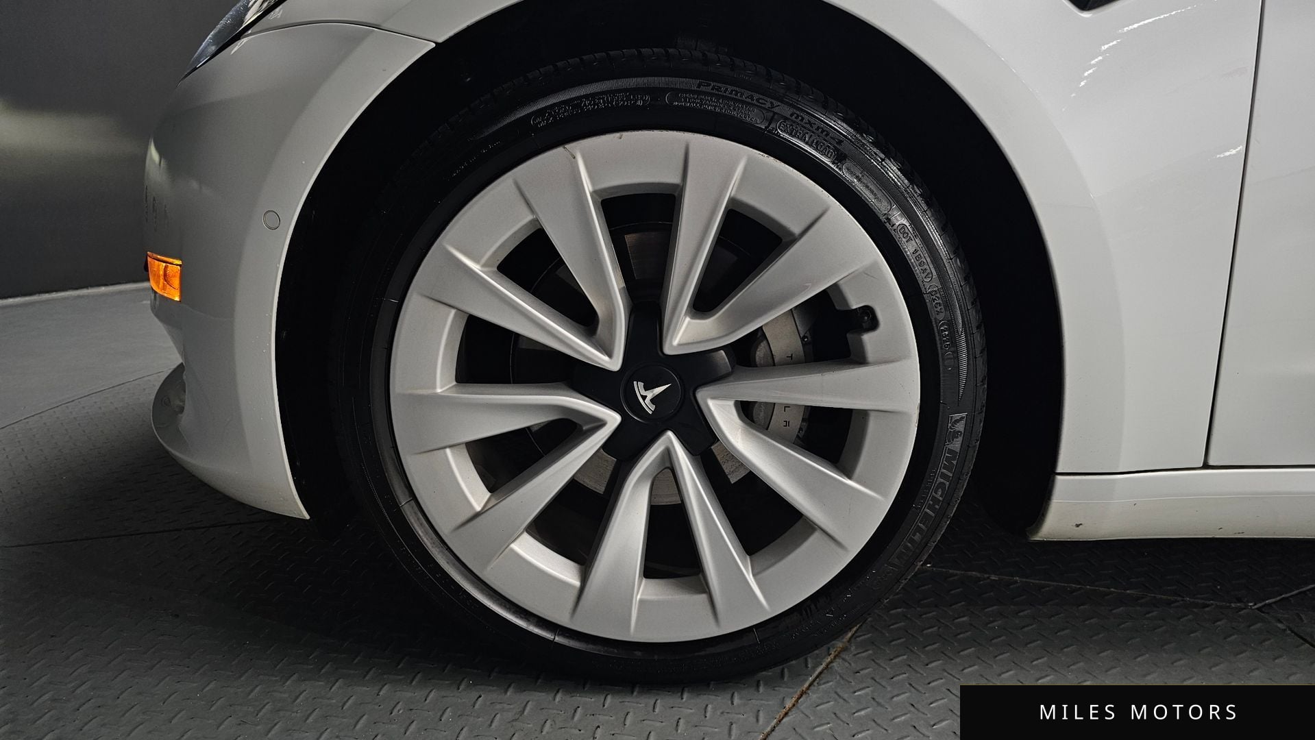 Tesla Model 3 2021 — миниатюра 4