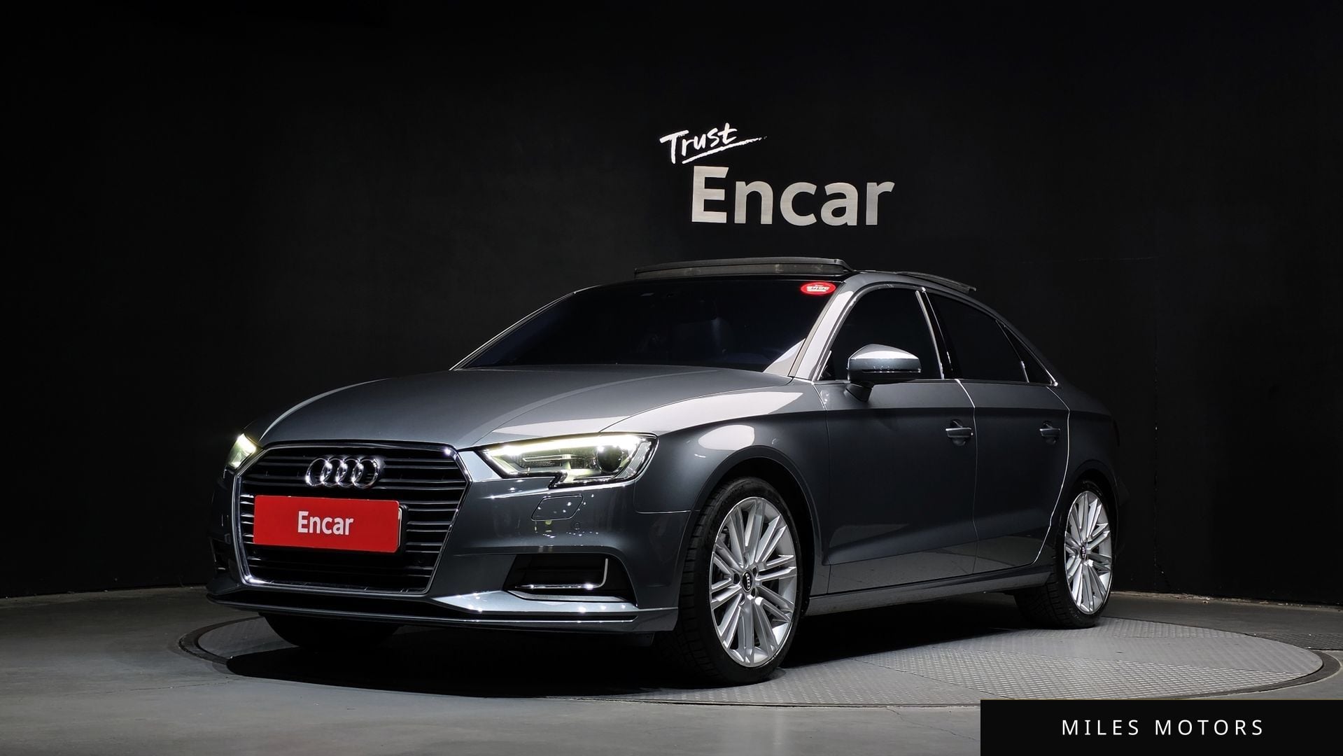 Audi A3 2018 — фото 1 из 12