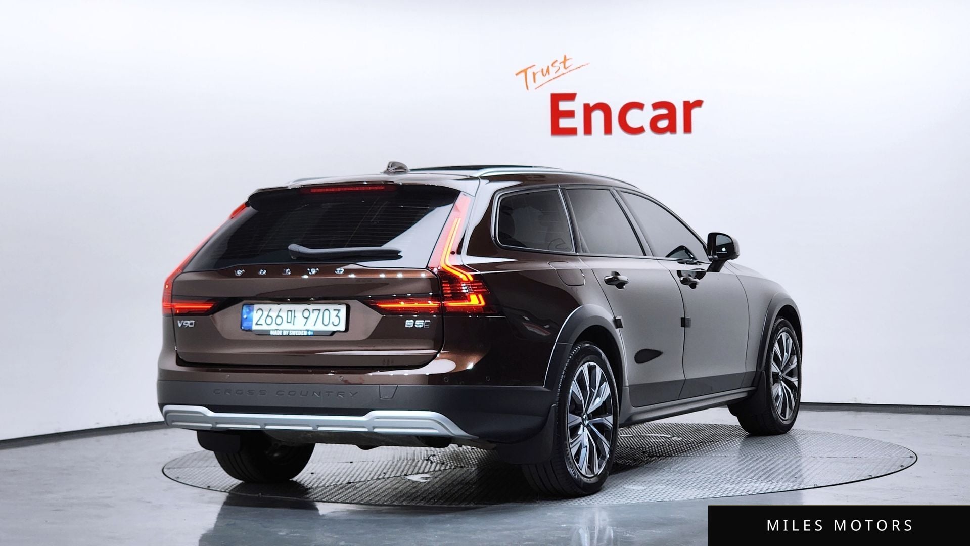 Volvo V90 2021 — миниатюра 2