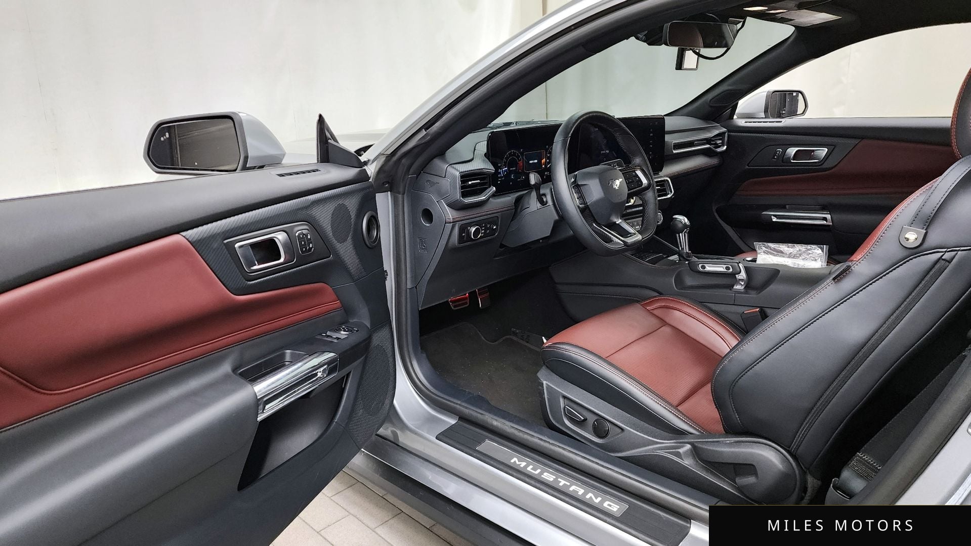 Ford Mustang 2024 — миниатюра 10