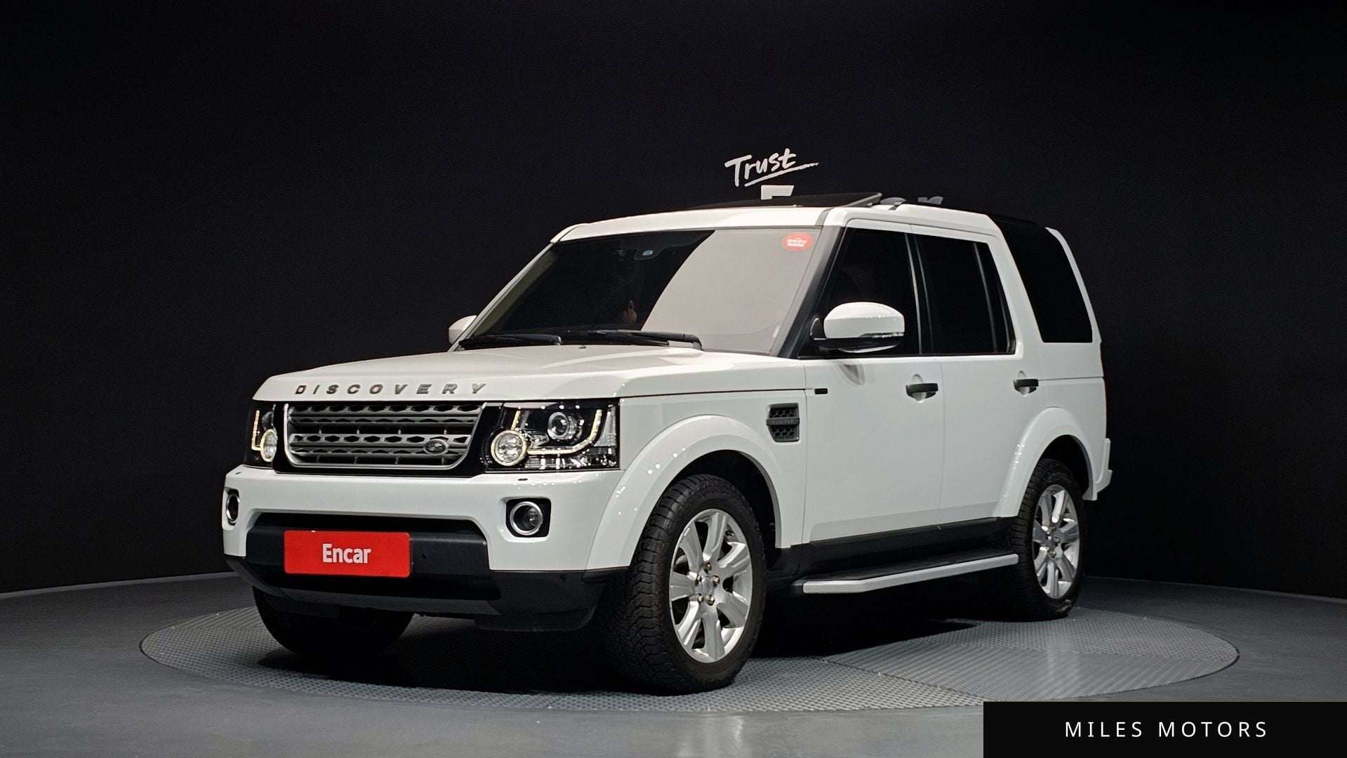 Land Rover Discovery 2016 — фото 1 из 12