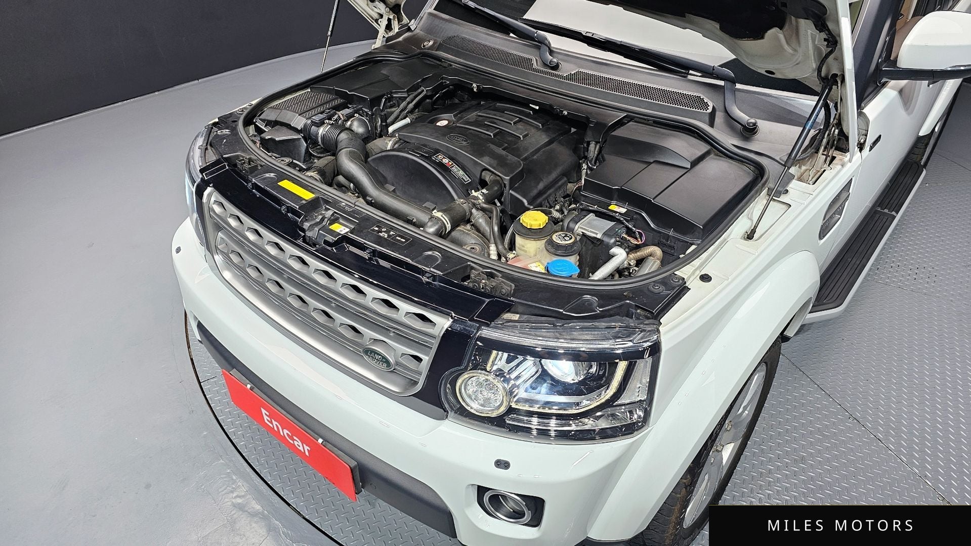 Land Rover Discovery 2016 — миниатюра 6