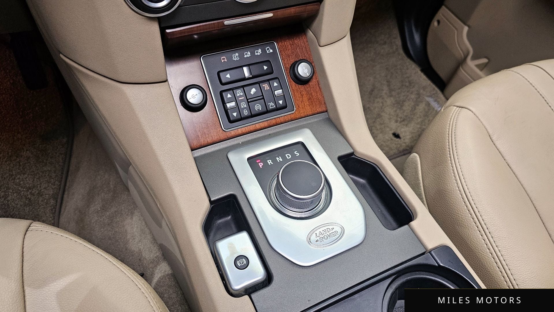 Land Rover Discovery 2016 — миниатюра 9