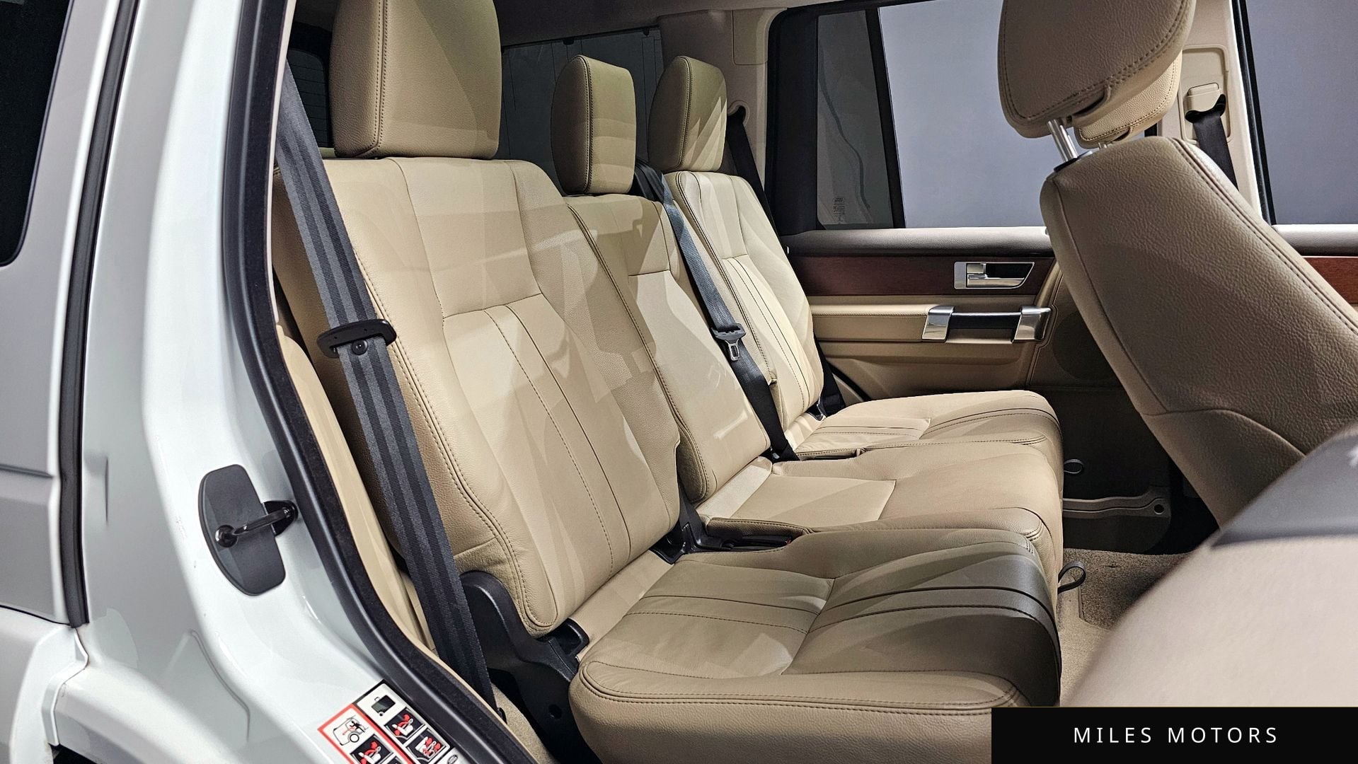 Land Rover Discovery 2016 — миниатюра 11