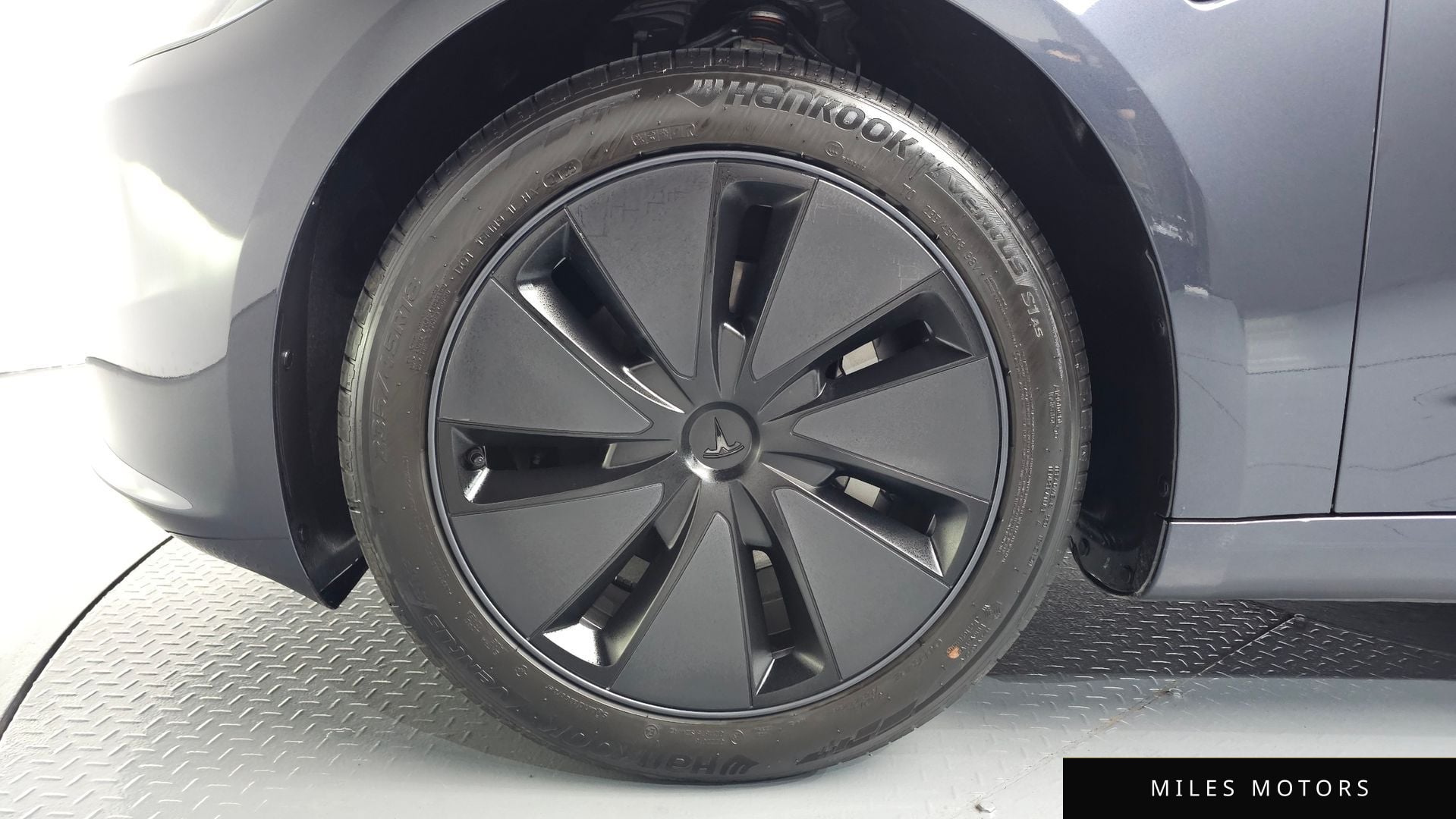 Tesla Model 3 2025 — миниатюра 4