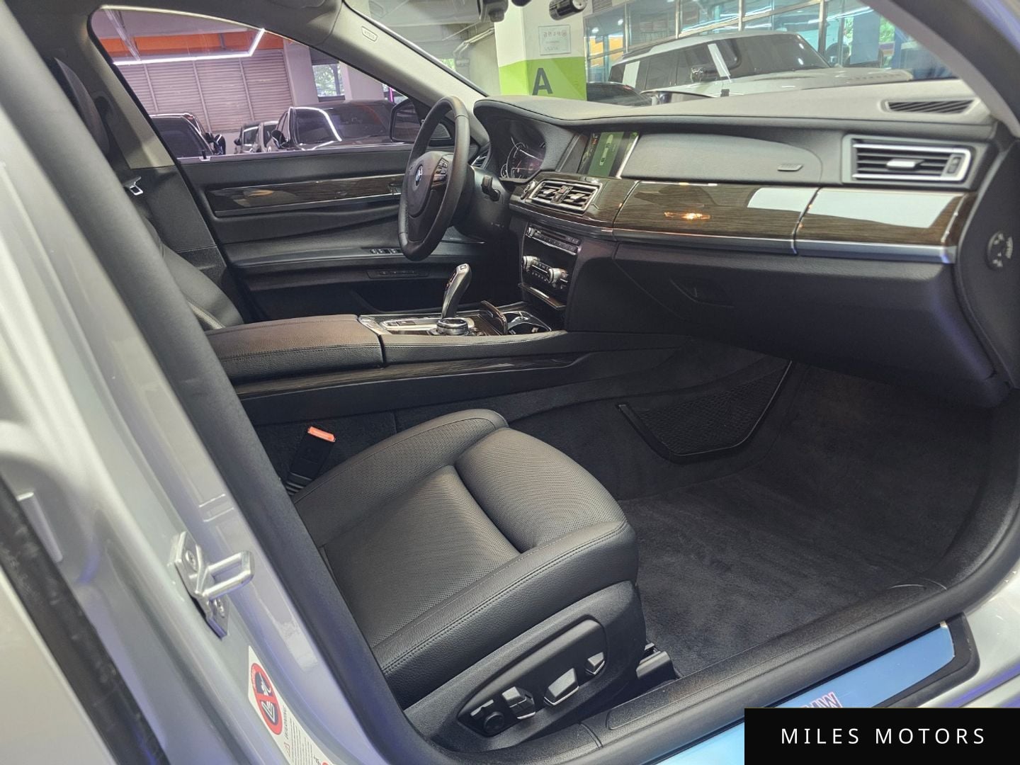BMW 7 Series (F01) 2014 — миниатюра 8
