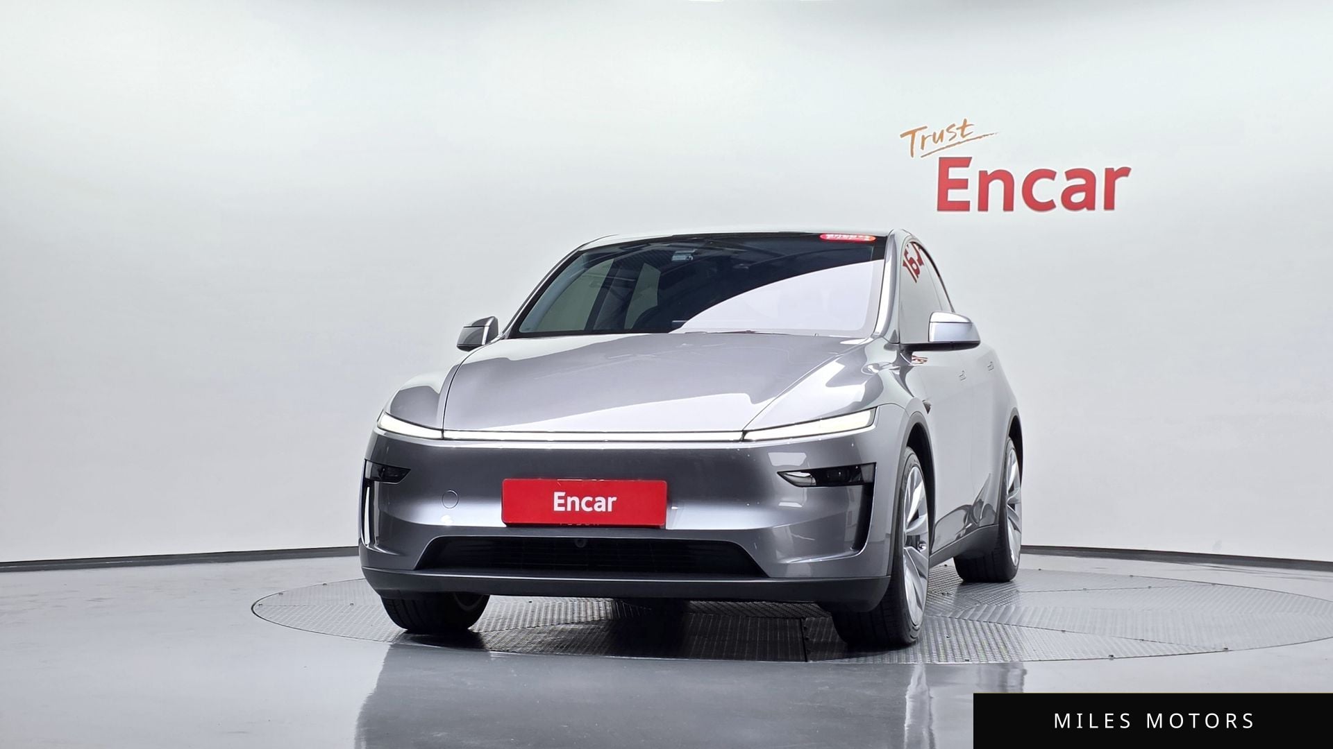 Tesla Model Y 2025 — миниатюра 2