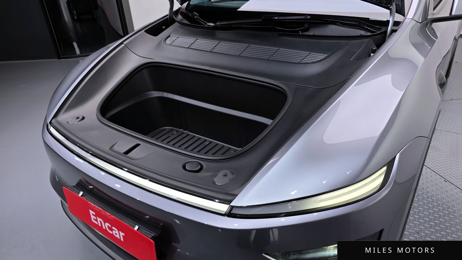 Tesla Model Y 2025 — миниатюра 5