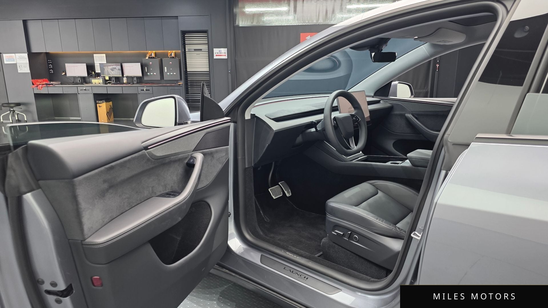 Tesla Model Y 2025 — миниатюра 12