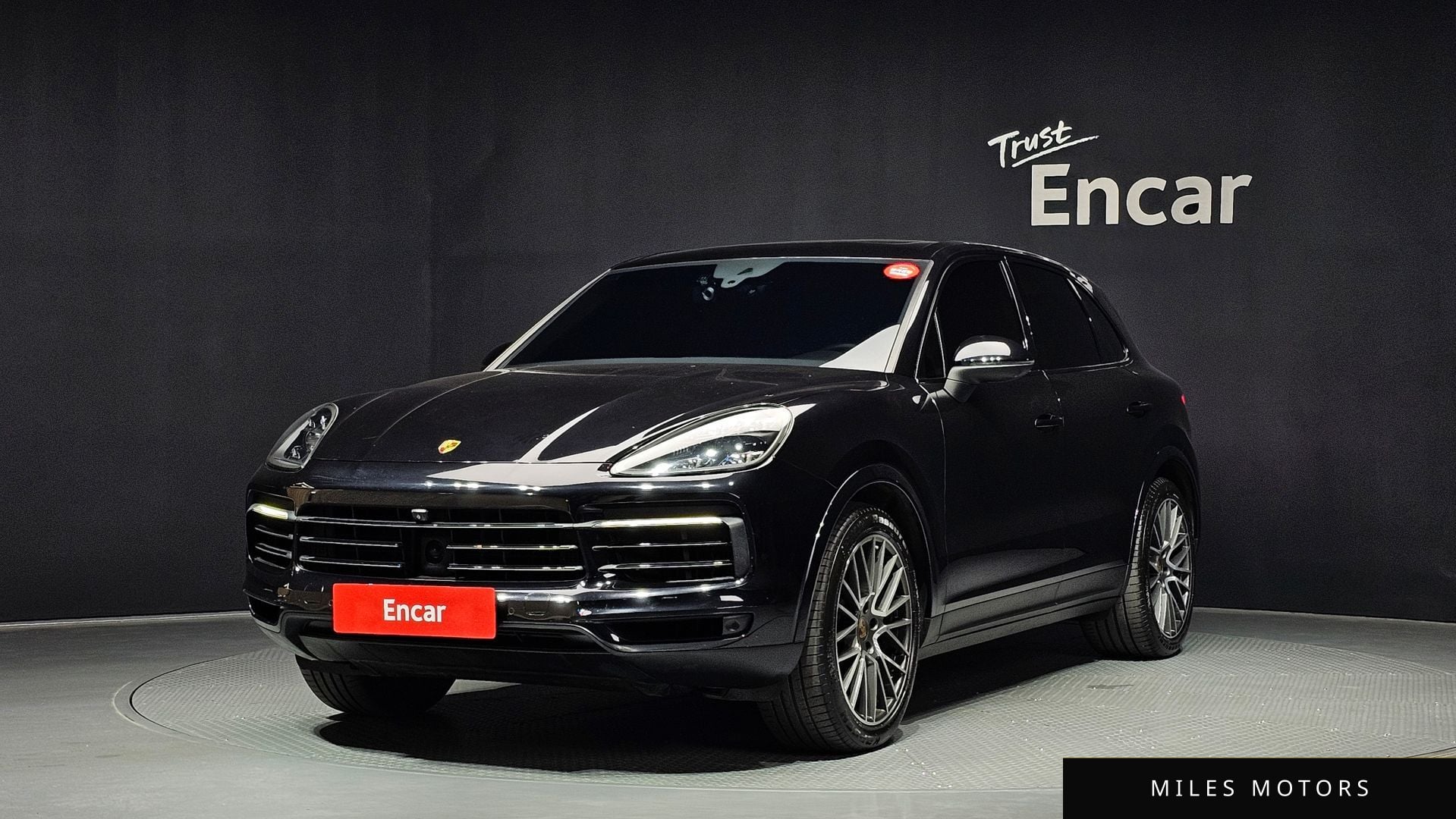 Porsche Cayenne 2019 — фото 1 из 12