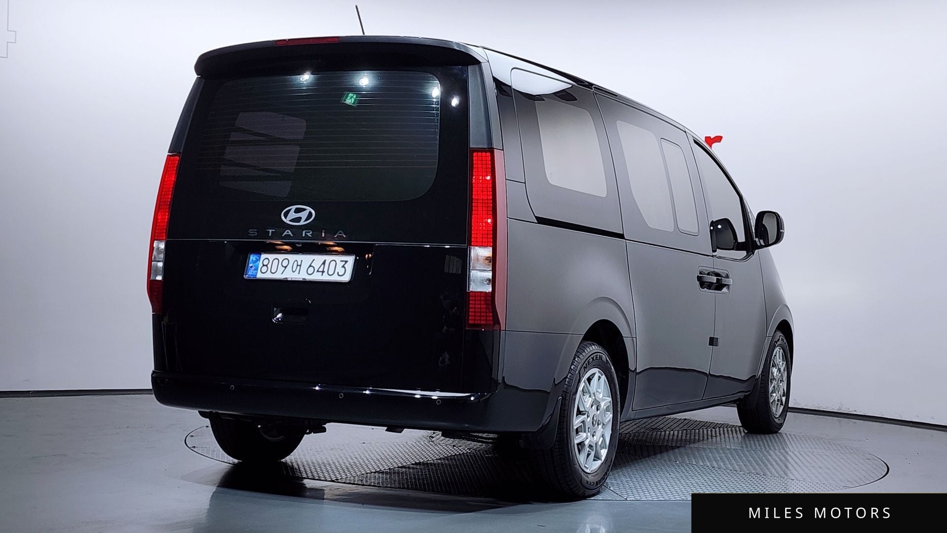 Hyundai Staria 2025 — миниатюра 2