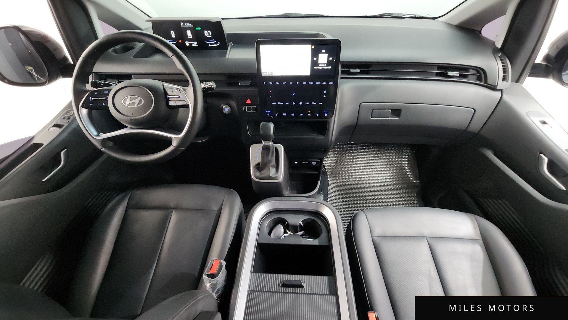 Hyundai Staria 2025 — миниатюра 10