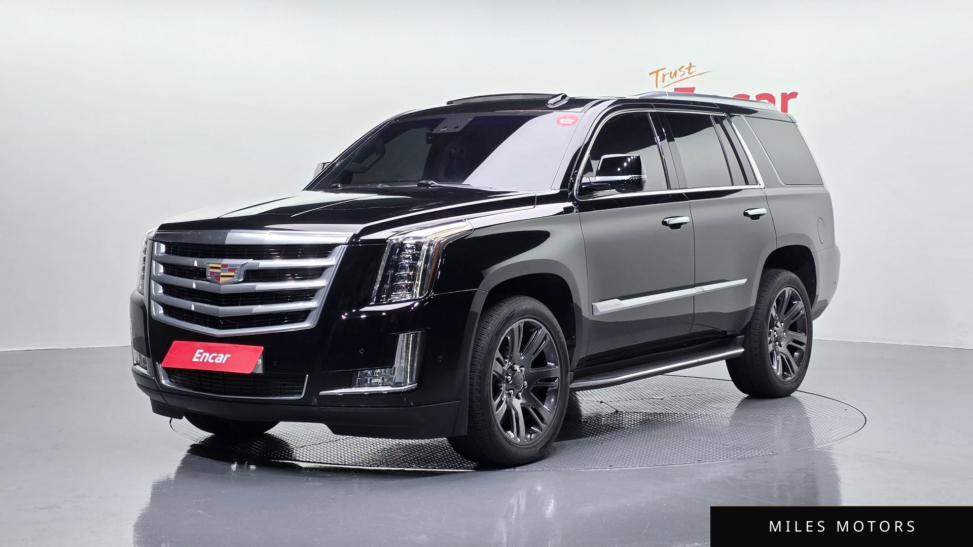 Cadillac Escalade 2018 — фото 1 из 12