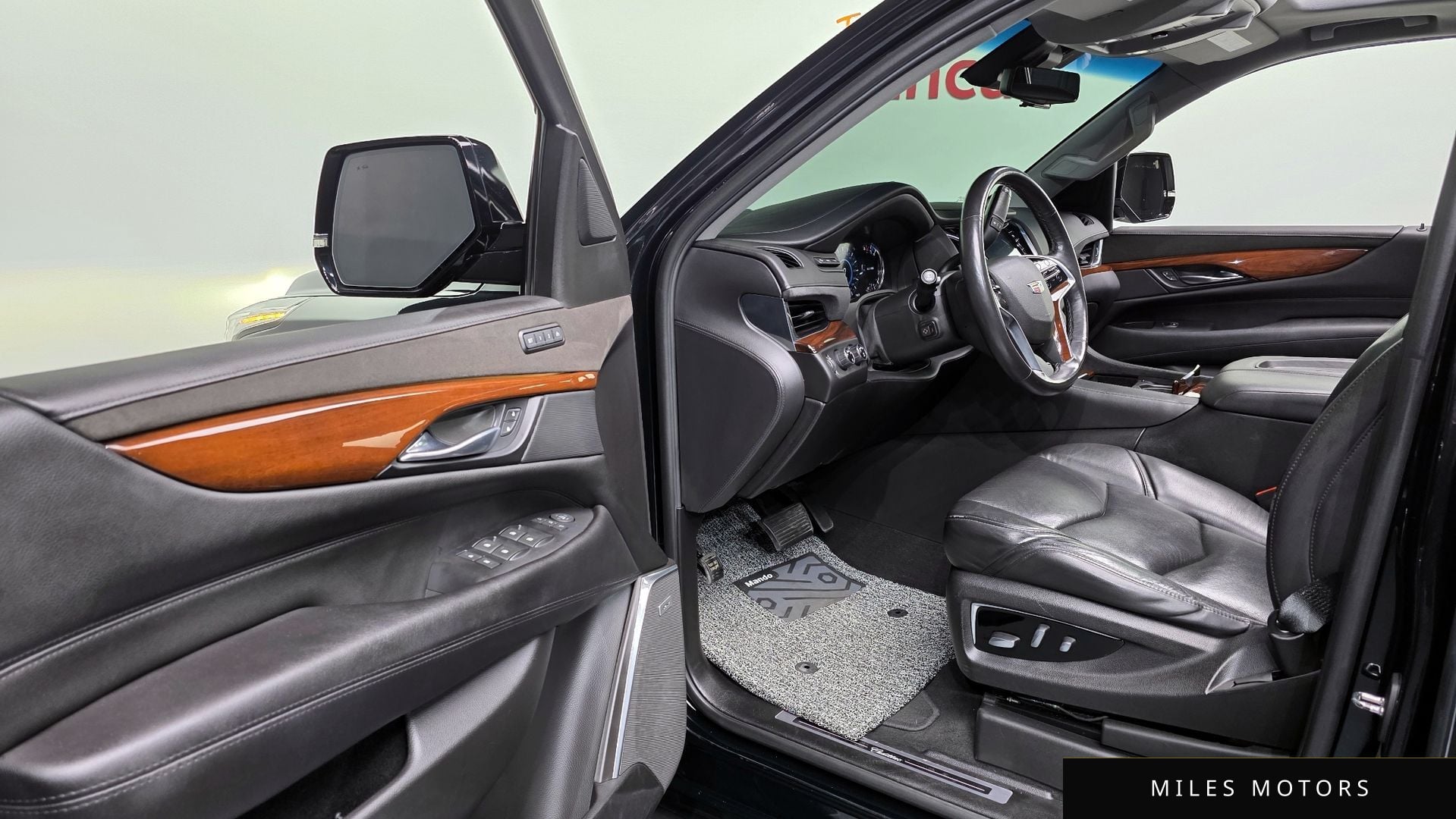 Cadillac Escalade 2018 — миниатюра 10
