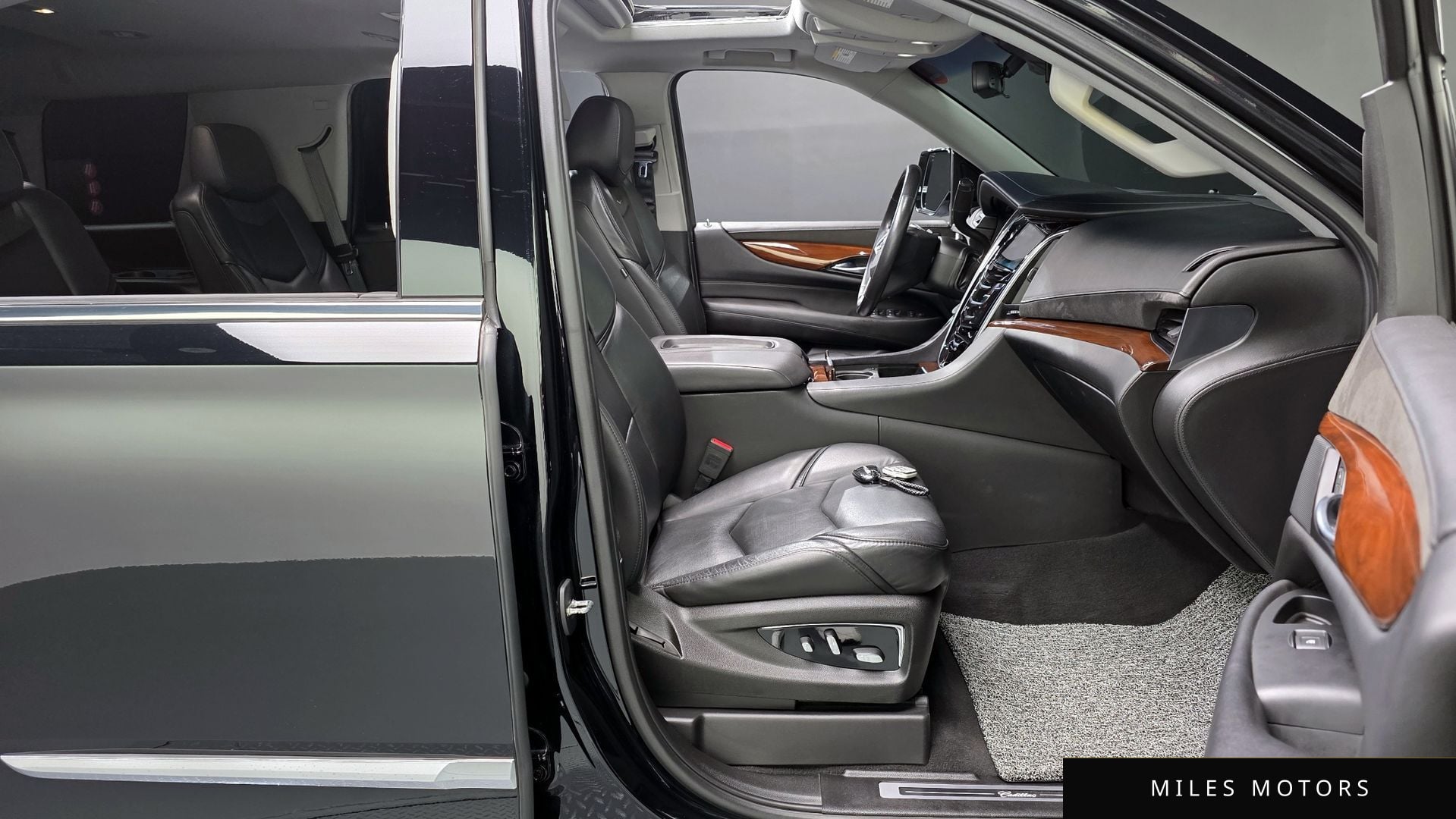 Cadillac Escalade 2018 — миниатюра 11